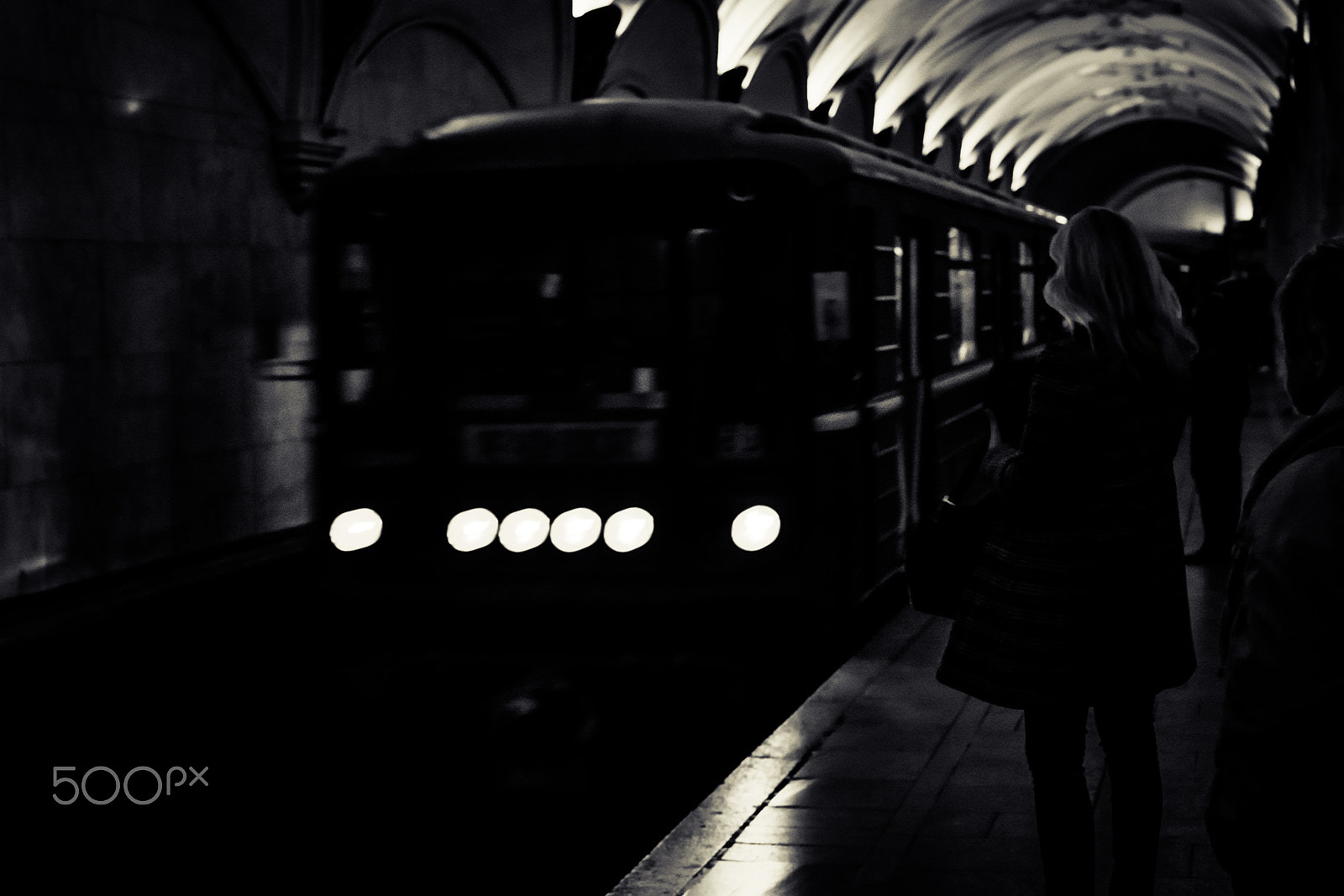 Sony a7R II + Sony 50mm F1.4 sample photo. The train is here photography