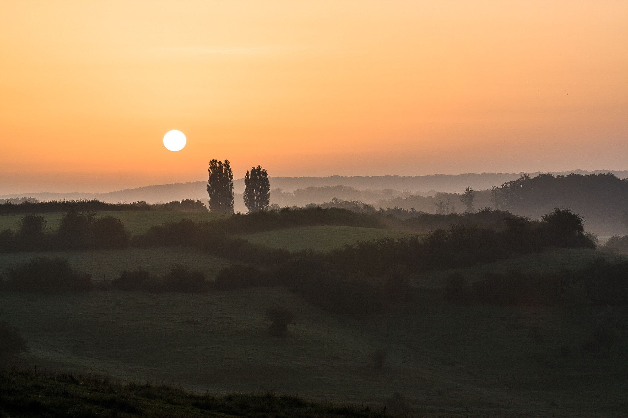 Canon EF 85mm F1.8 USM sample photo. Sunrise, luxembourg photography