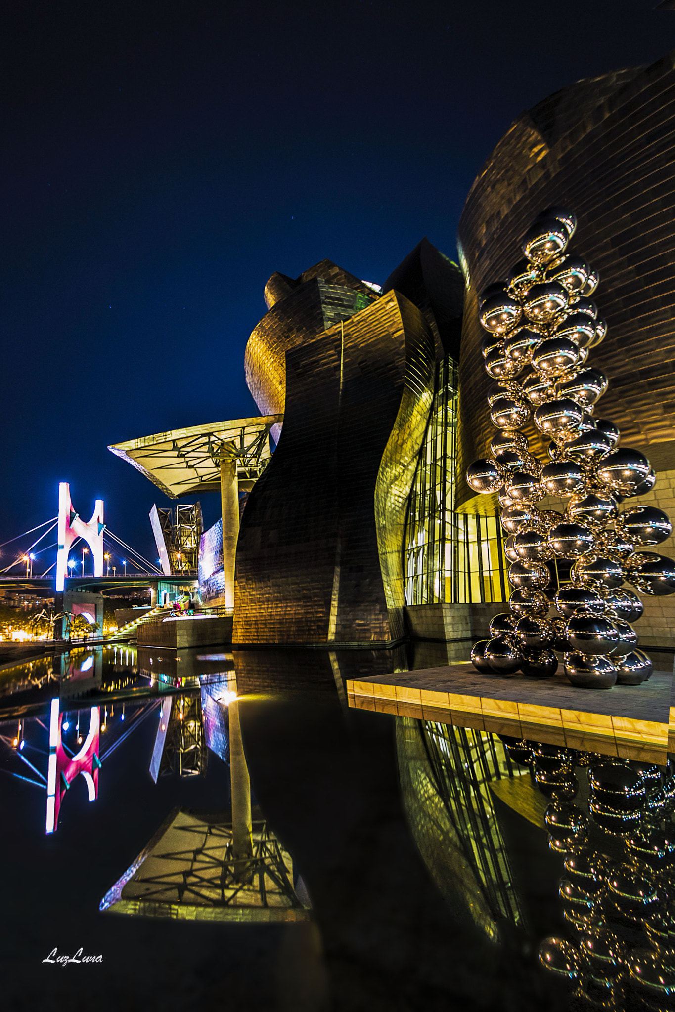 Sigma 10-20mm F3.5 EX DC HSM sample photo. Guggenheim museum photography