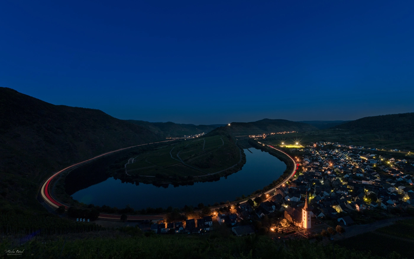 Sigma 8-16mm F4.5-5.6 DC HSM sample photo. [blue hour] photography