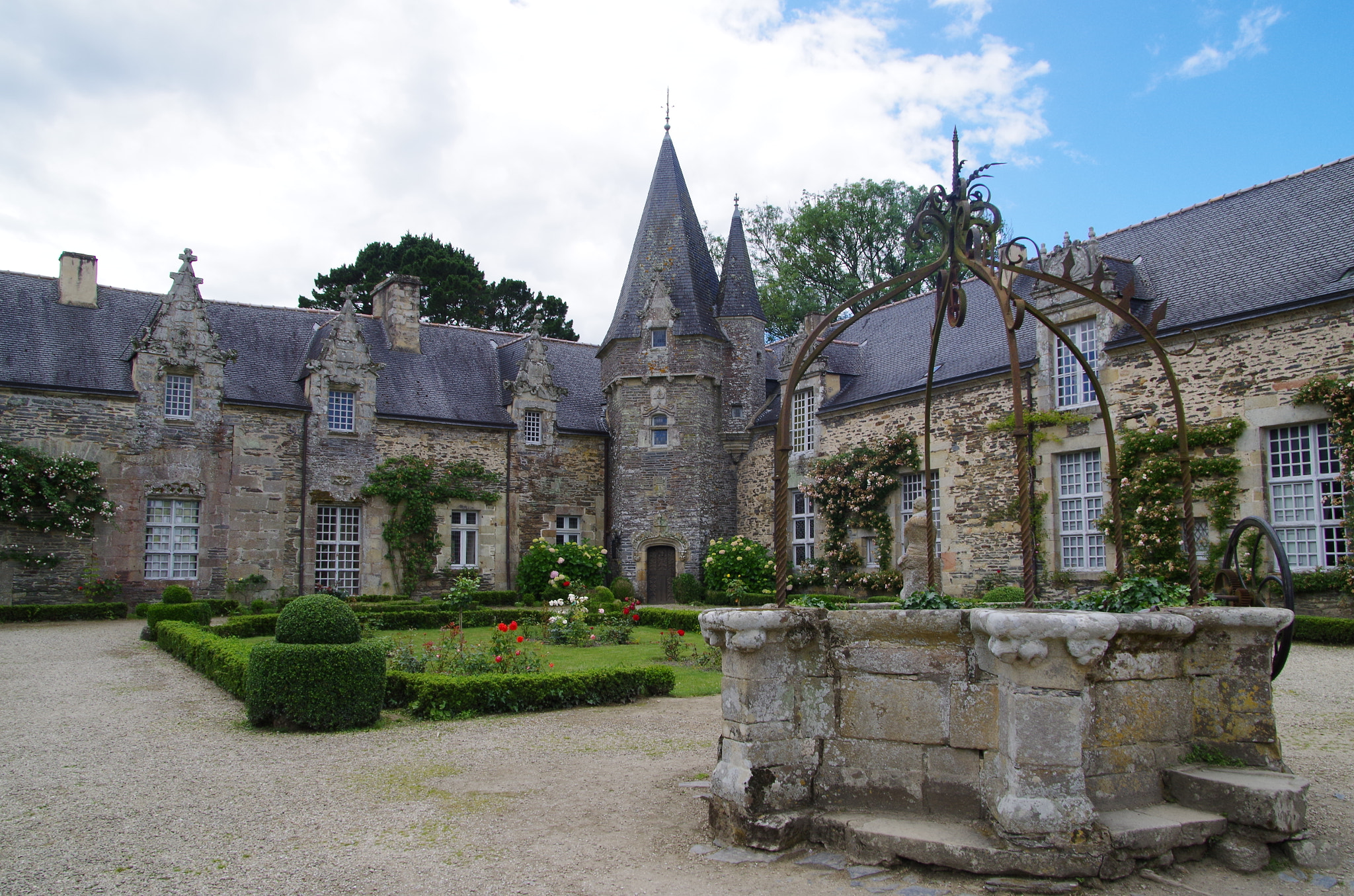 Pentax smc DA 18-270mm F3.5-6.3 ED SDM sample photo. Rochefort-en-terre photography