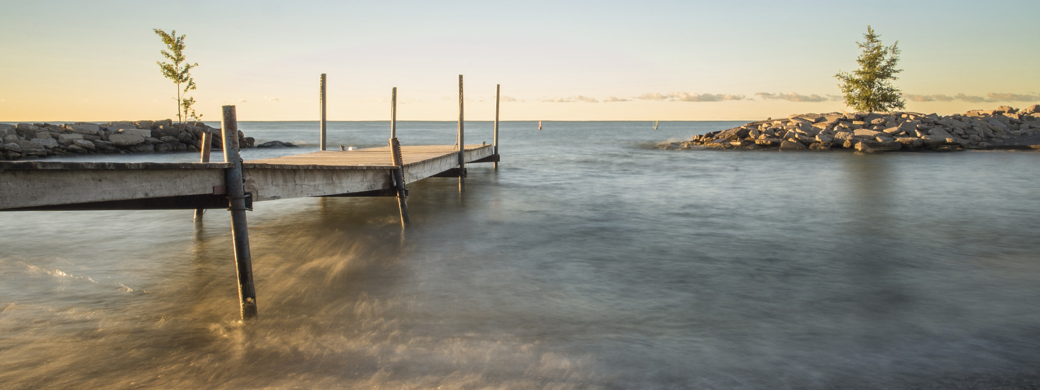 Pentax K-50 sample photo. Morning sunlight at kew beach photography