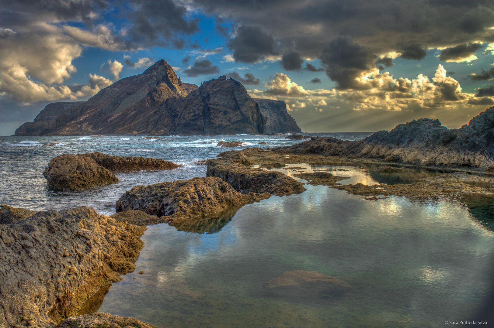 Nikon D3200 + AF Nikkor 20mm f/2.8 sample photo. Calheta photography