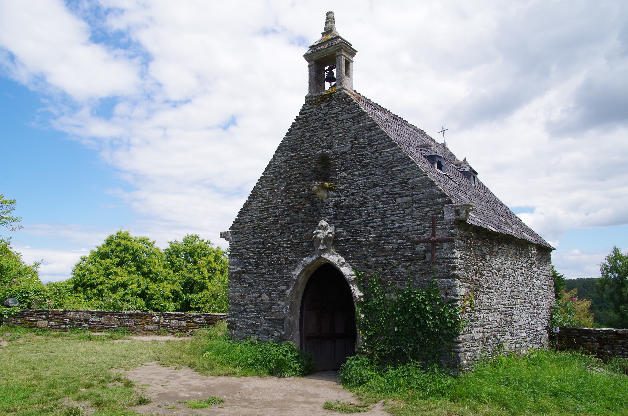 Pentax K-30 sample photo. Rochefort-en-terre photography