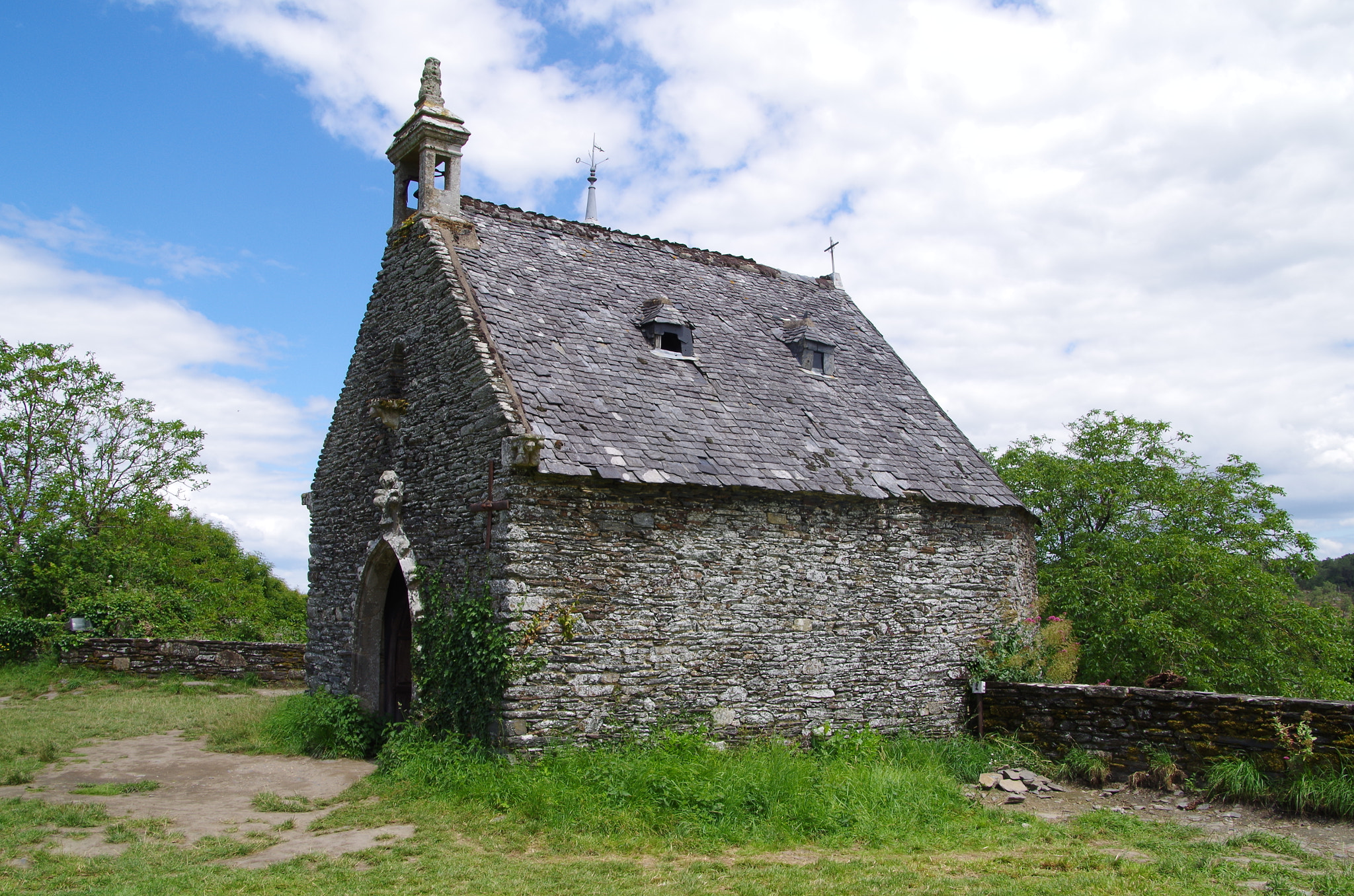 Pentax K-30 sample photo. Rochefort-en-terre photography