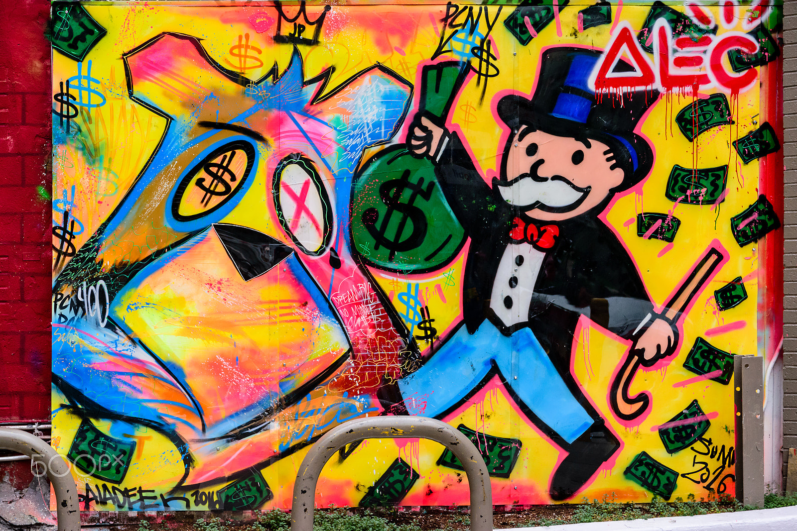 Sigma 17-70mm F2.8-4 DC Macro OS HSM | C sample photo. Rich uncle pennybags graffiti photography