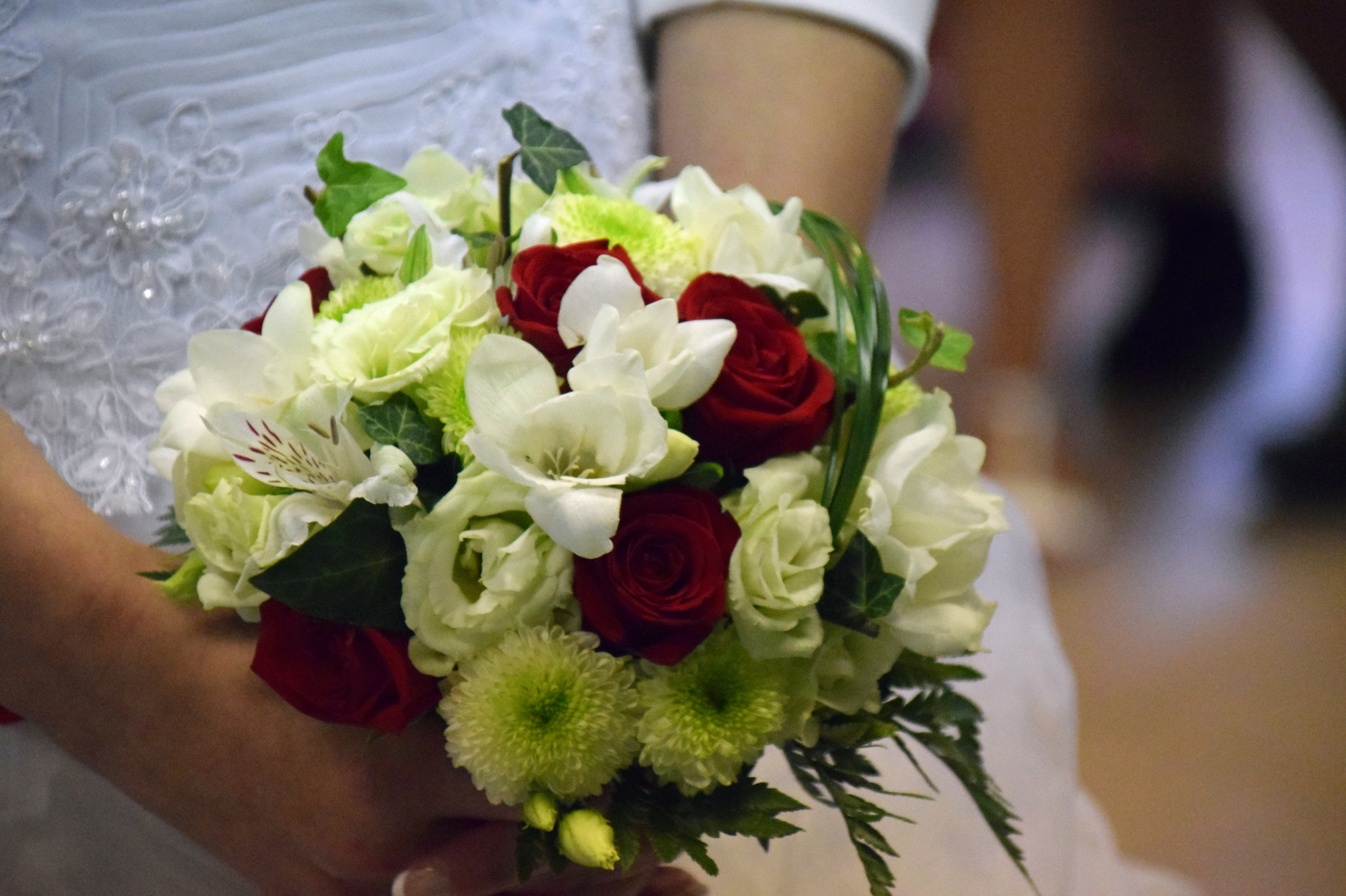 Sigma 28-300mm F3.5-6.3 DG Macro sample photo. Bouquet de la mariée photography
