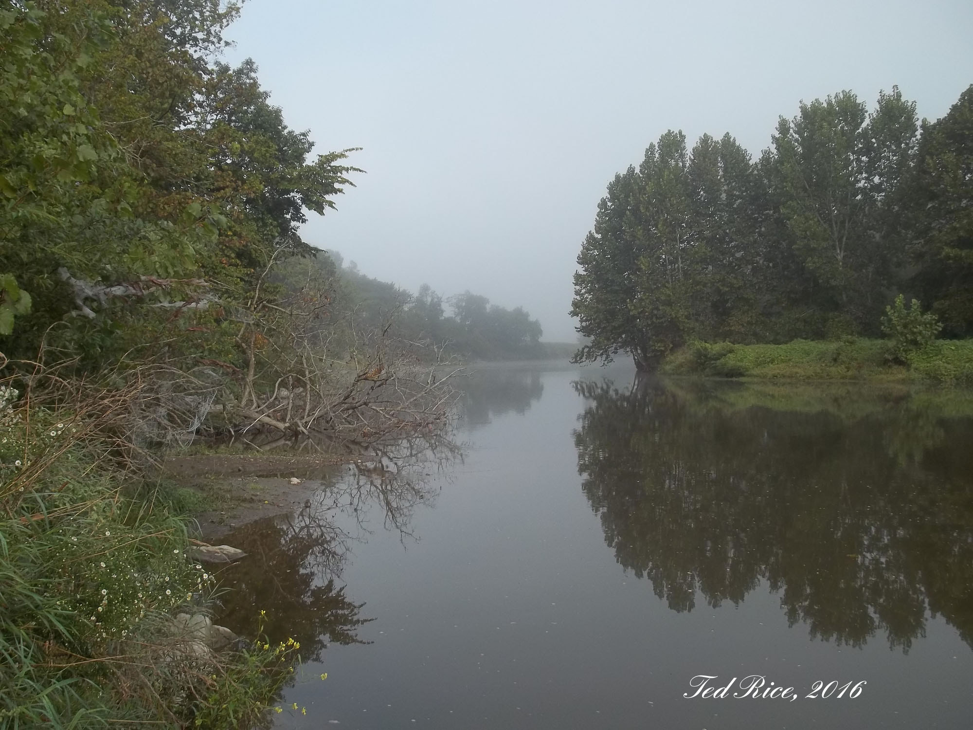 Kodak EASYSHARE C195 DIGITAL CAMERA sample photo. Mist on the hoosick river photography
