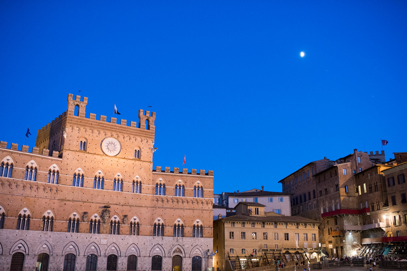 Nikon D4 + Sigma 35mm F1.4 DG HSM Art sample photo. Siena photography