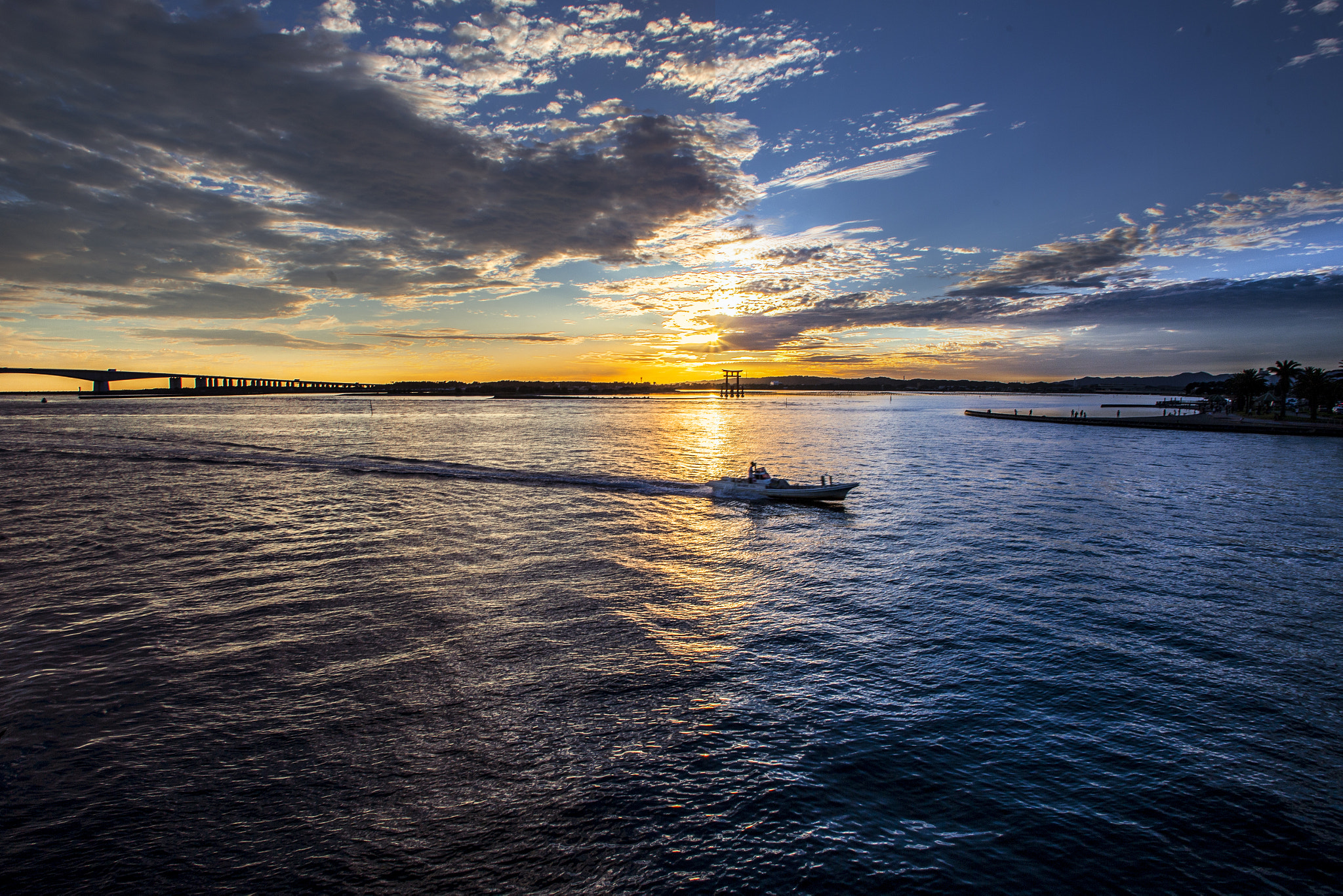 Canon EOS 6D + Canon EF 20-35mm F3.5-4.5 USM sample photo. Hamanako photography