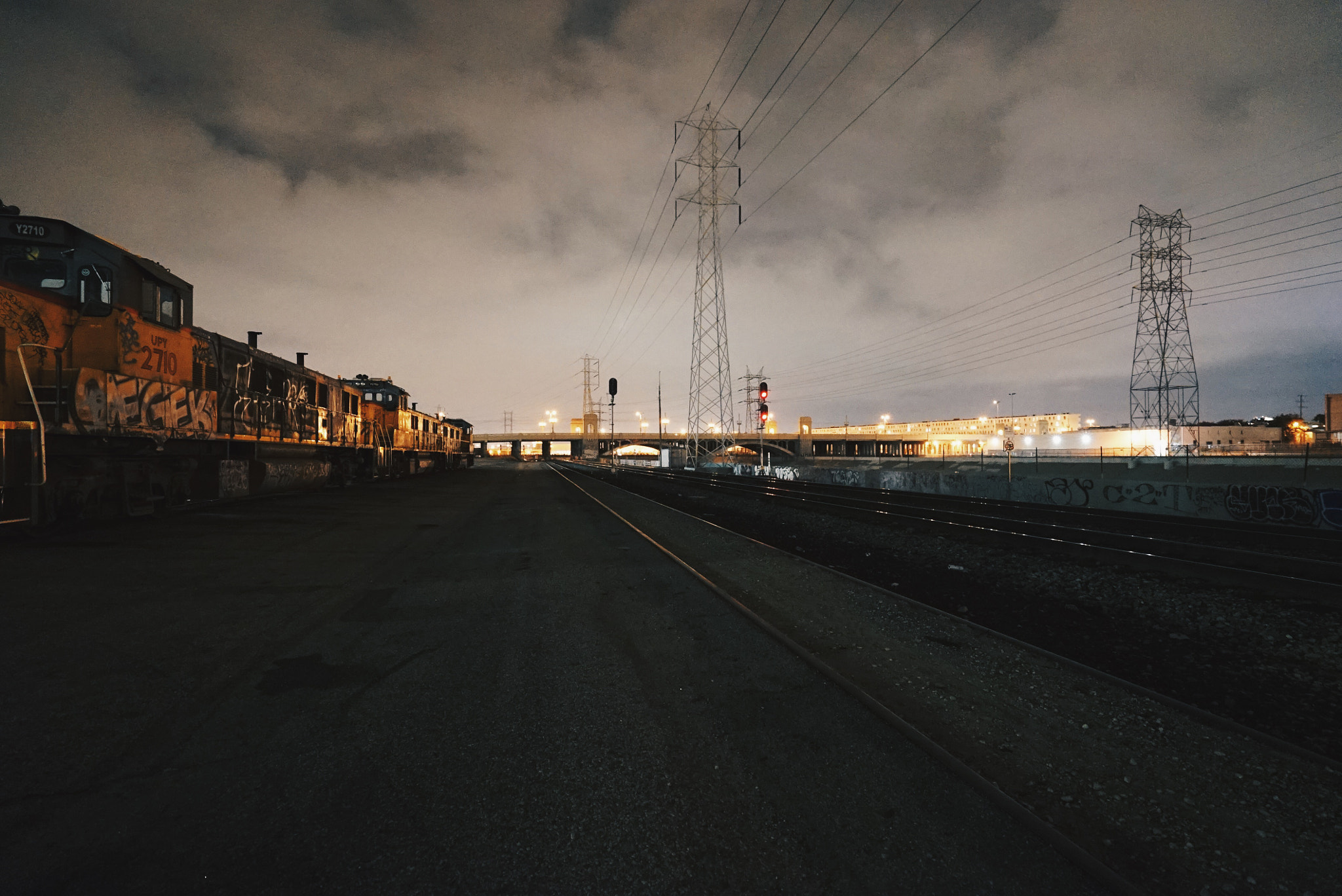 Sony a7S II + Sony Vario-Tessar T* FE 16-35mm F4 ZA OSS sample photo. Exploring los angeles photography