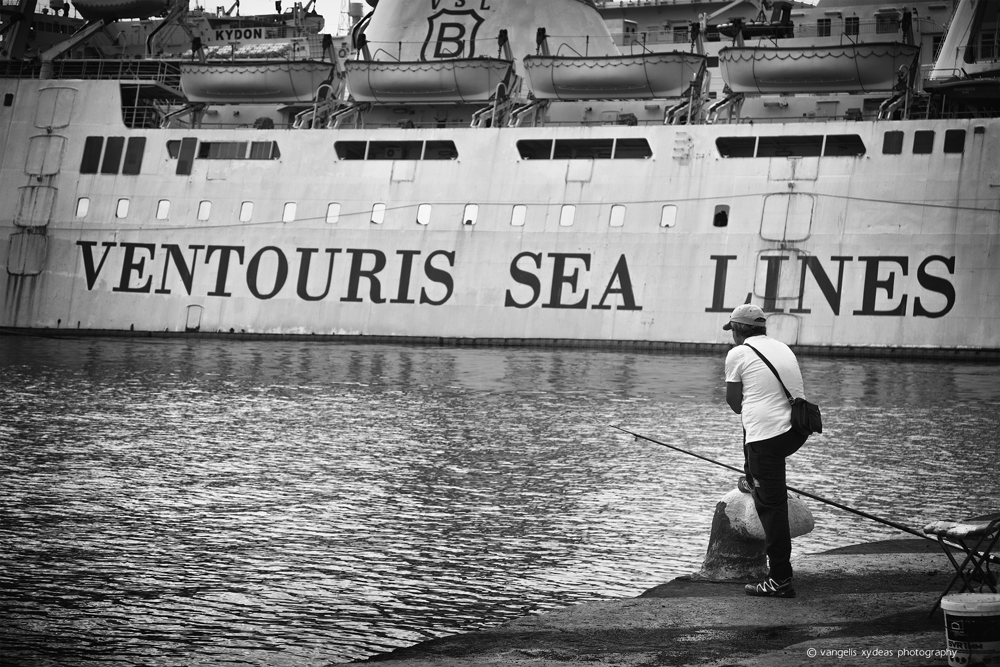 AF Zoom-Nikkor 28-105mm f/3.5-4.5D IF sample photo. The fisherman photography