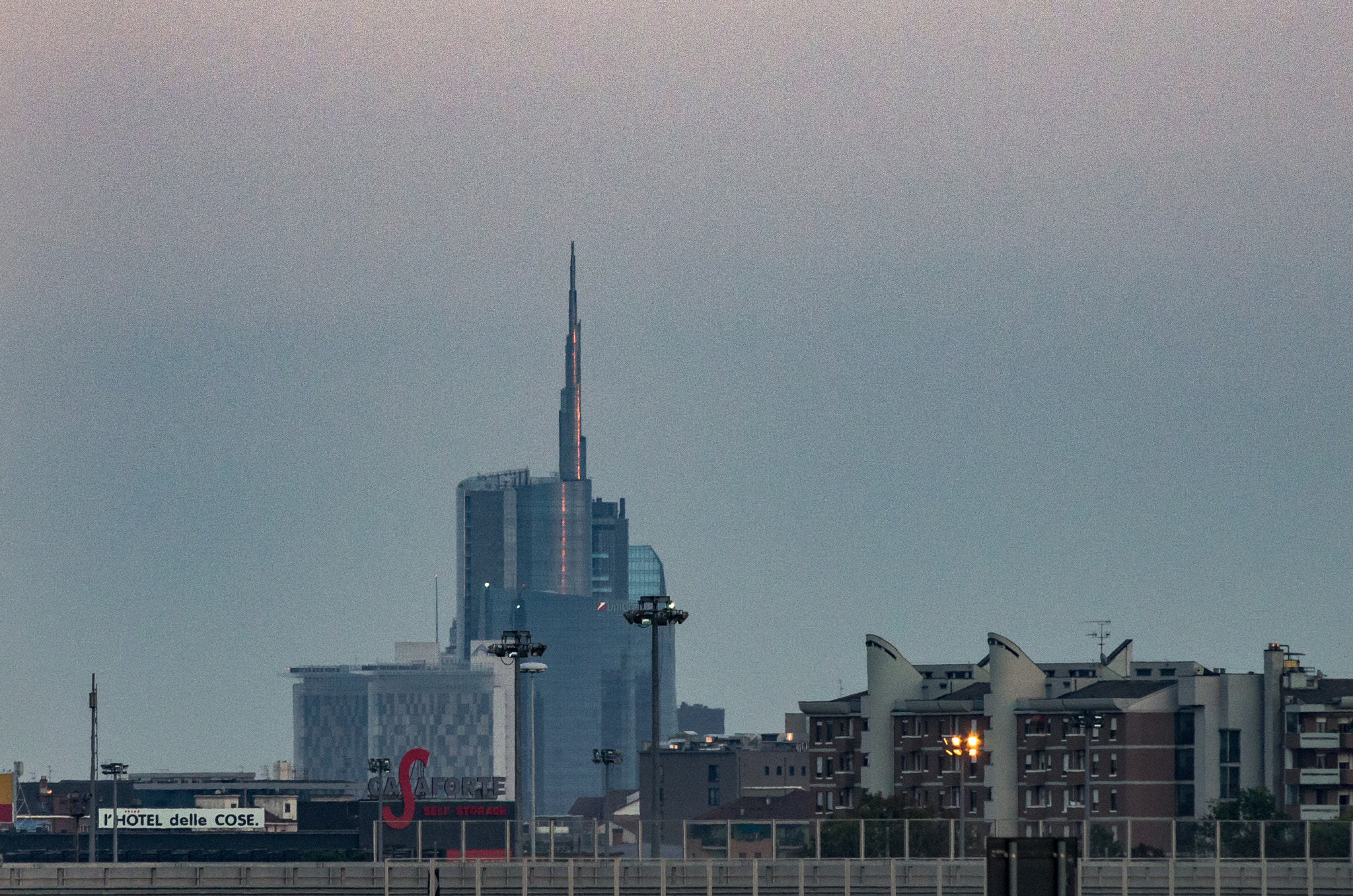 Pentax smc DA 55-300mm F4.0-5.8 ED sample photo. Unicredit tower photography