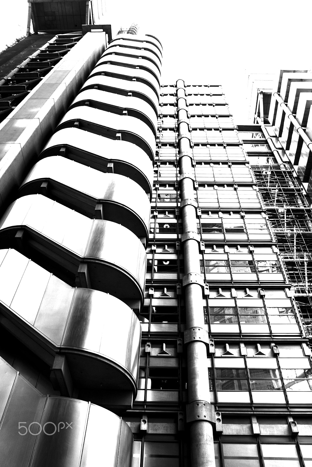 Tamron SP AF 17-50mm F2.8 XR Di II LD Aspherical (IF) sample photo. The lloyd's building photography