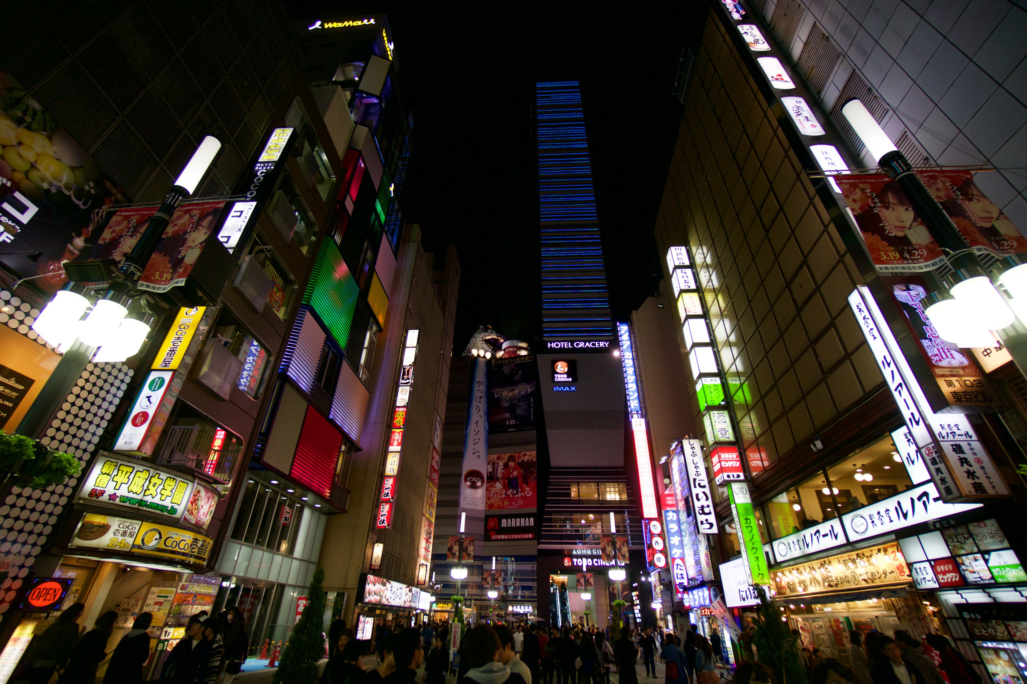 Sony a6000 + Sony E 10-18mm F4 OSS sample photo. Shinjuku district, tokyo photography