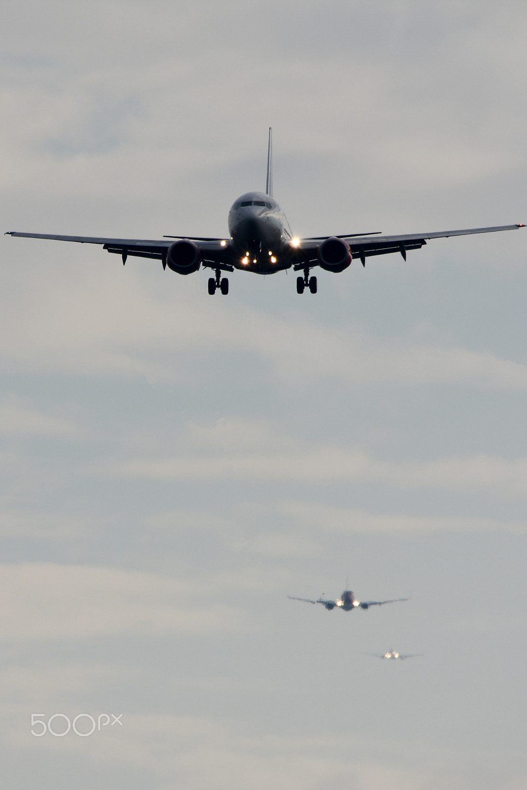 Nikon D7200 + Tamron SP 150-600mm F5-6.3 Di VC USD sample photo. Traffic jam at the airport photography