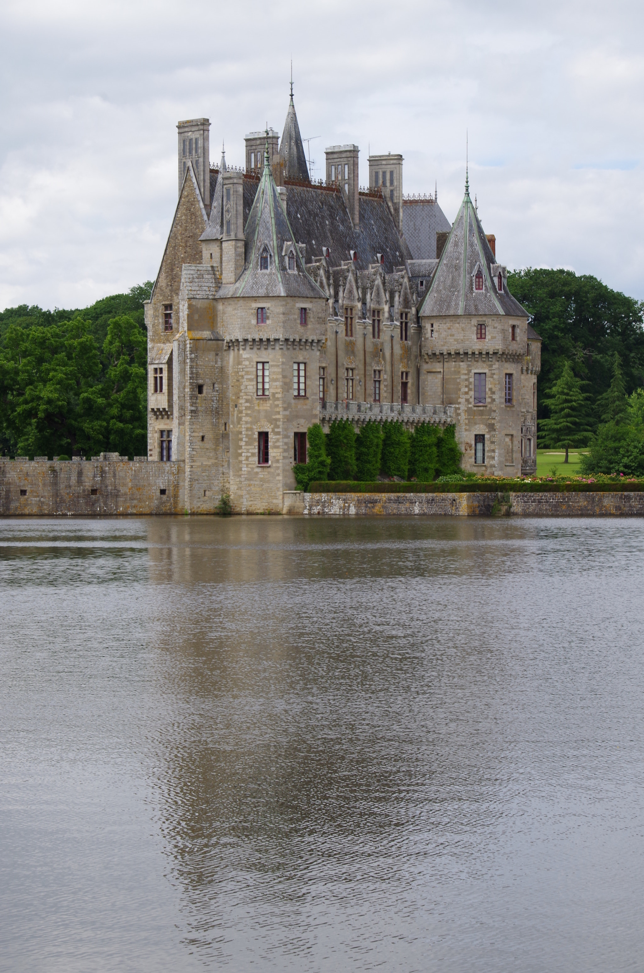 Pentax K-30 sample photo. Castle reflection photography