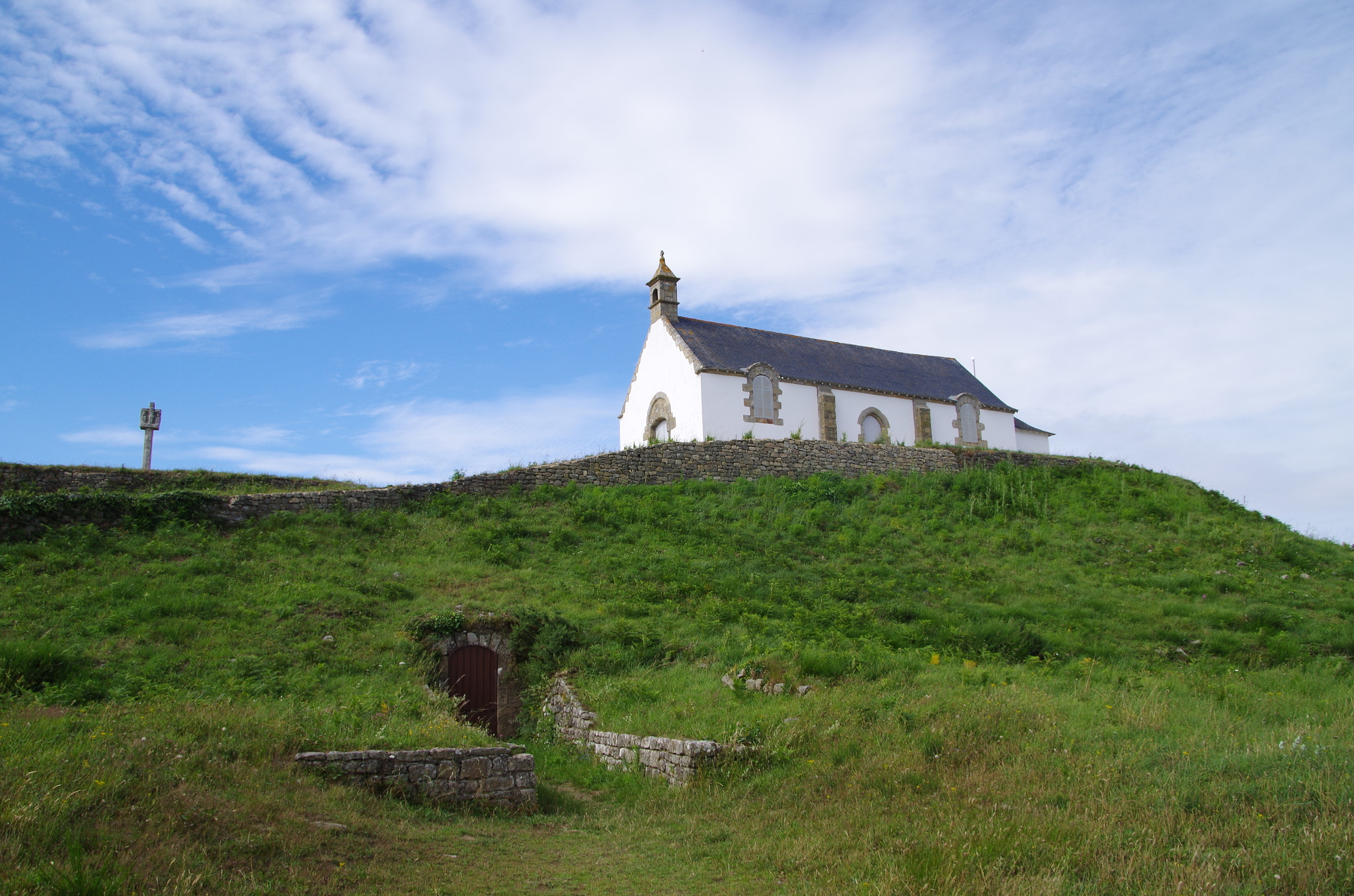 Pentax smc DA 18-270mm F3.5-6.3 ED SDM sample photo. Tumulus st michel photography