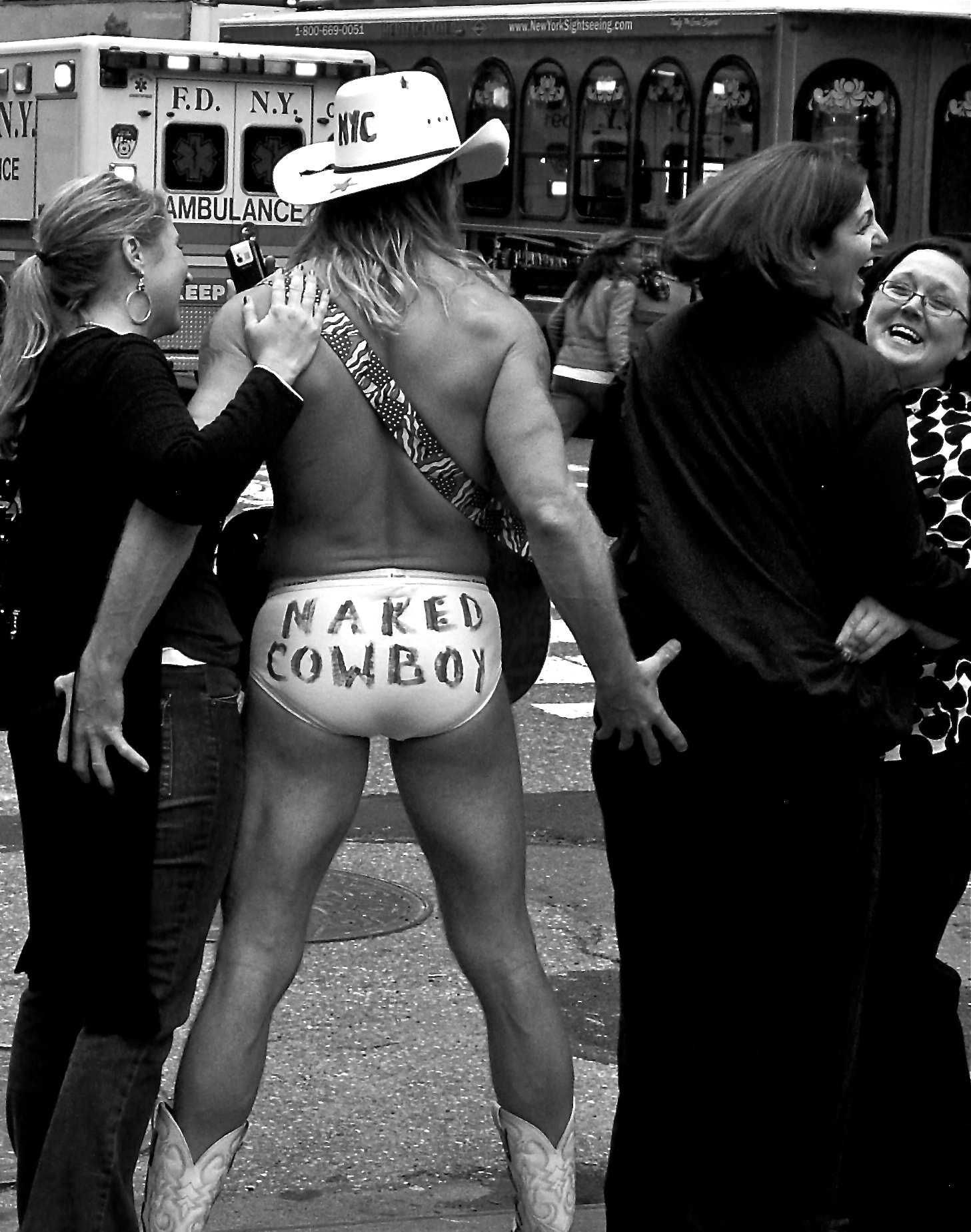 Sony DSC-V1 sample photo. Naked cowboy photography
