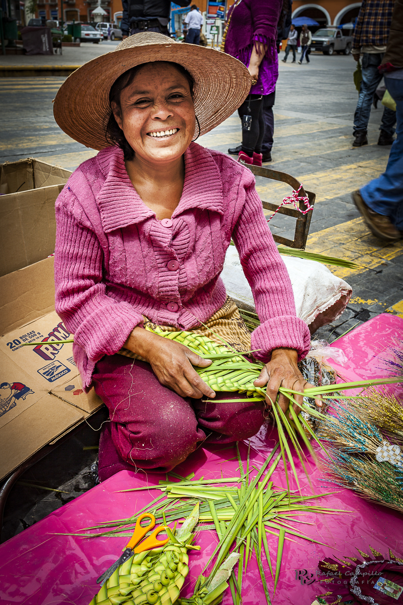 Canon EF 24mm F2.8 IS USM sample photo. Artesana en huamantla photography