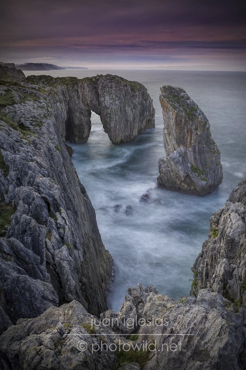 Nikon AF-S Nikkor 28-70mm F2.8 ED-IF sample photo. Tomasón cliffs photography