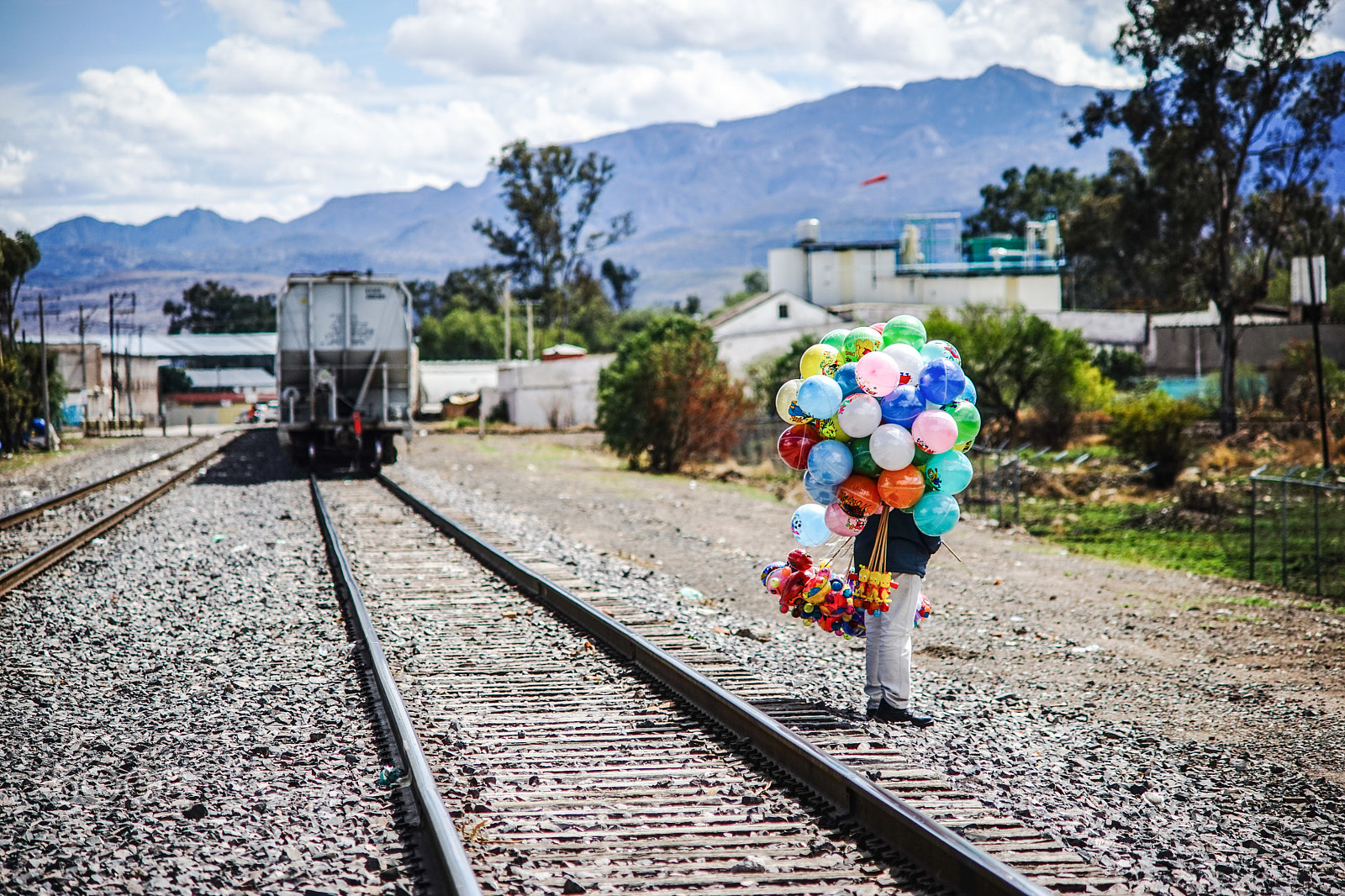 Sony a7 + Minolta AF 70-210mm F4 Macro sample photo. Colorful balloon dream photography