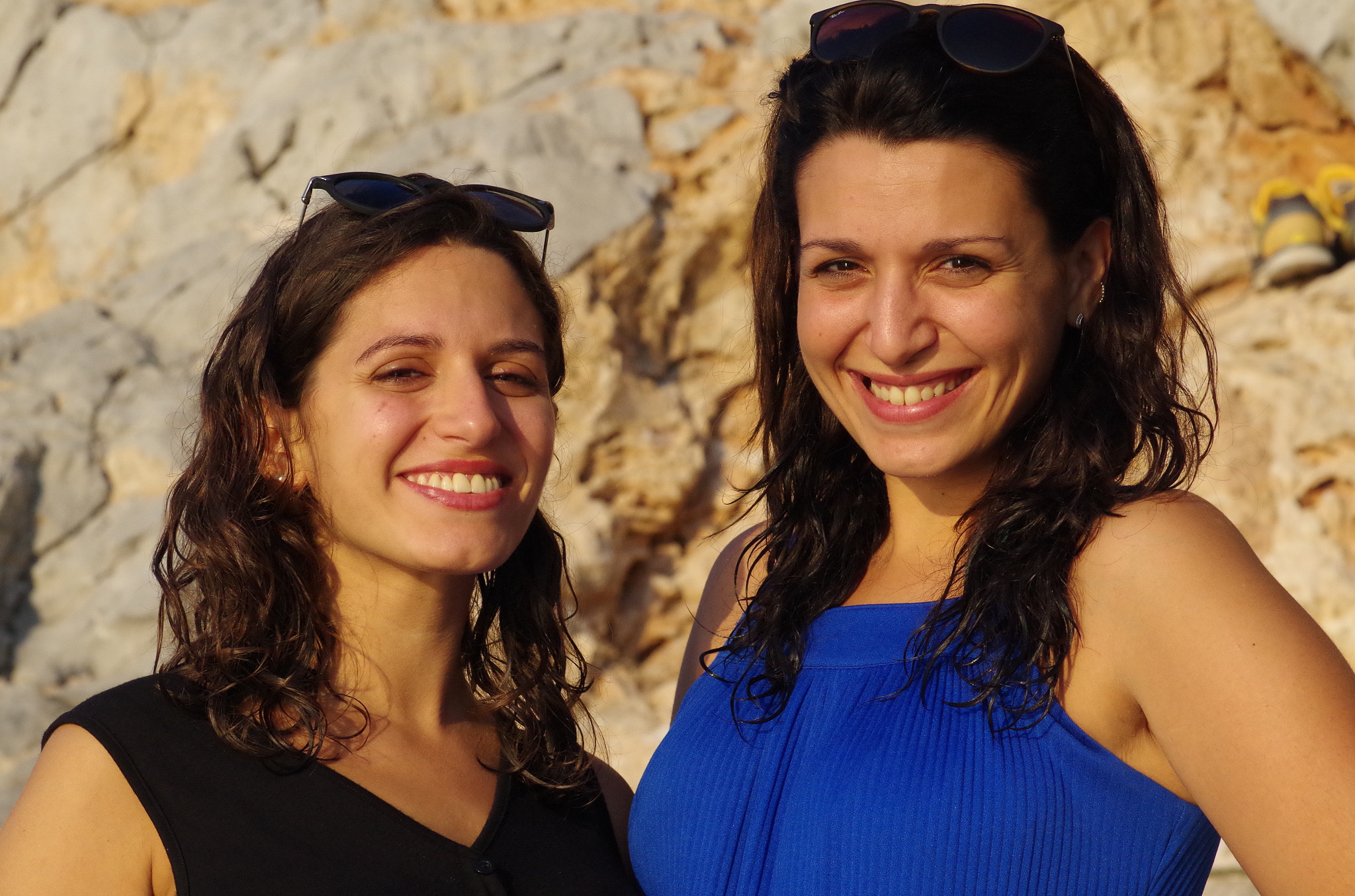 Pentax smc D-FA 100mm F2.8 Macro WR sample photo. Mikki and sarah... sisterly love photography