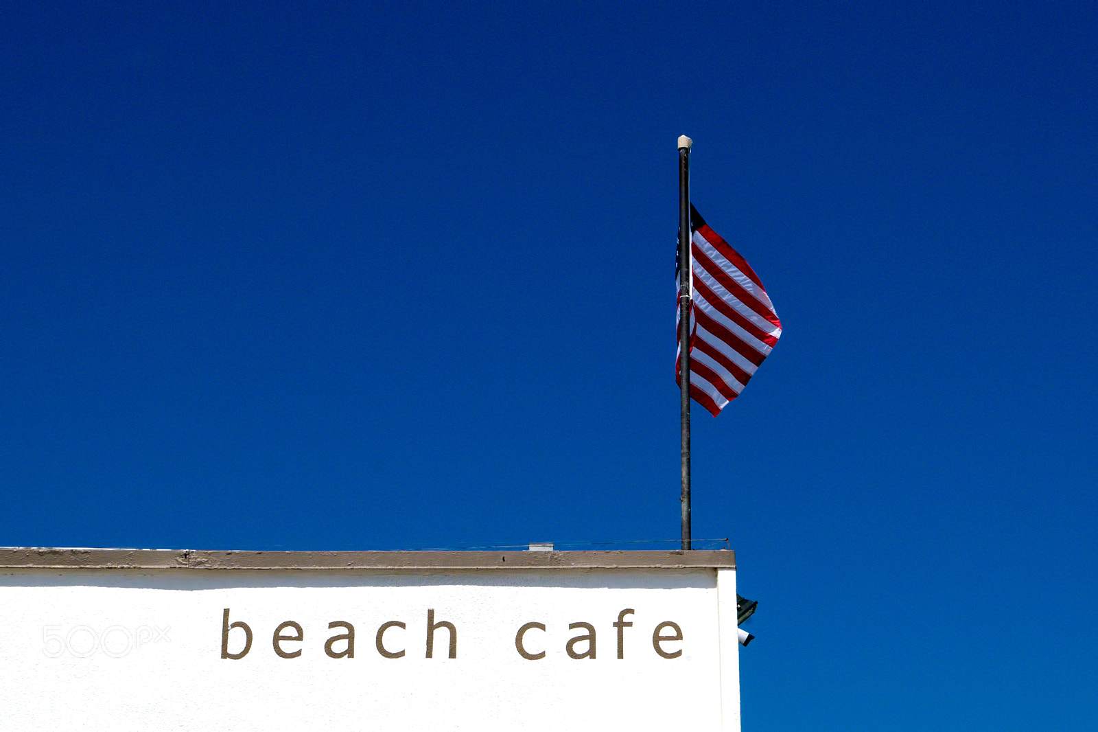 Sony a99 II + Sony DT 18-55mm F3.5-5.6 SAM sample photo. Beach cafe at venice beach, ca photography