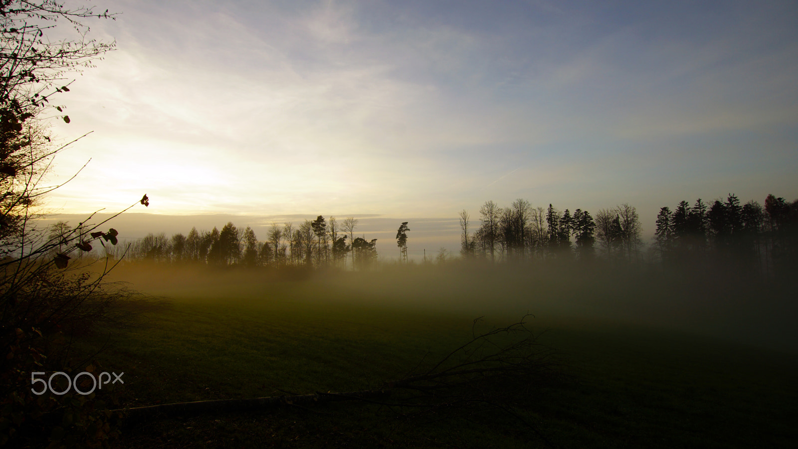 Sony SLT-A77 + 10-20mm F3.5 sample photo. Mystic high creeping mist photography