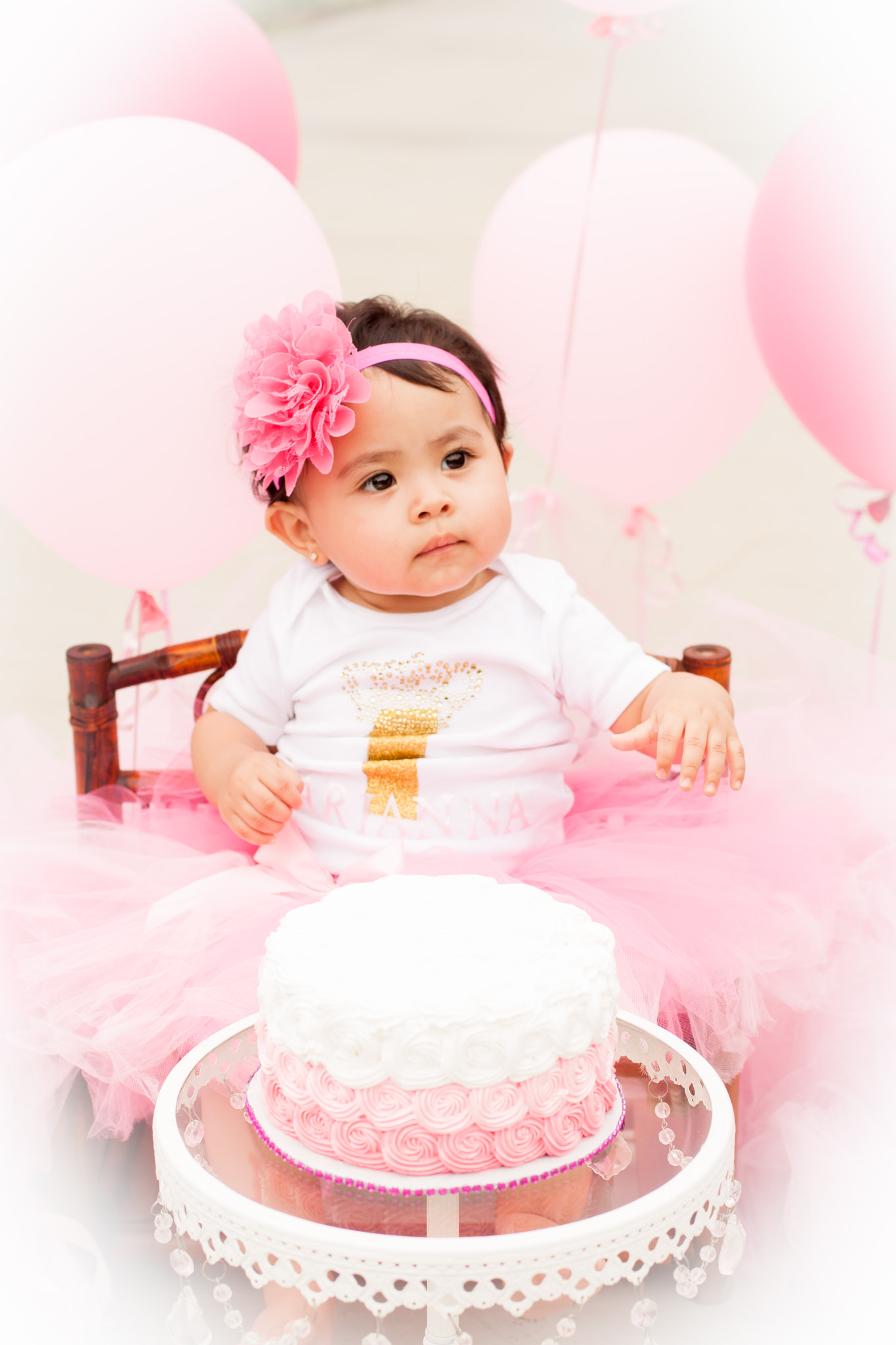 Canon EOS 500D (EOS Rebel T1i / EOS Kiss X3) sample photo. Arianna's first birthday cake smash photography