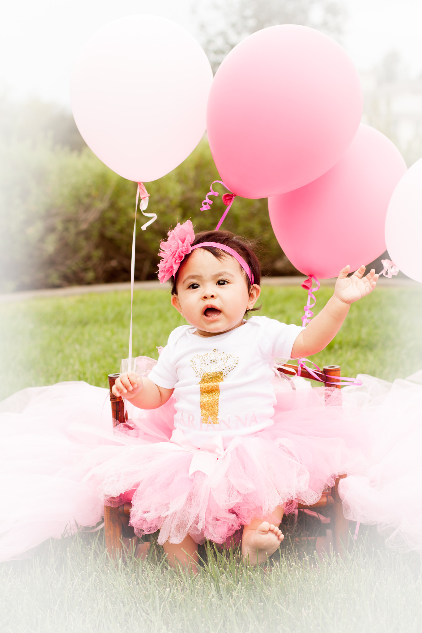 Canon EOS 500D (EOS Rebel T1i / EOS Kiss X3) sample photo. Arianna's first birthday cake smash photography