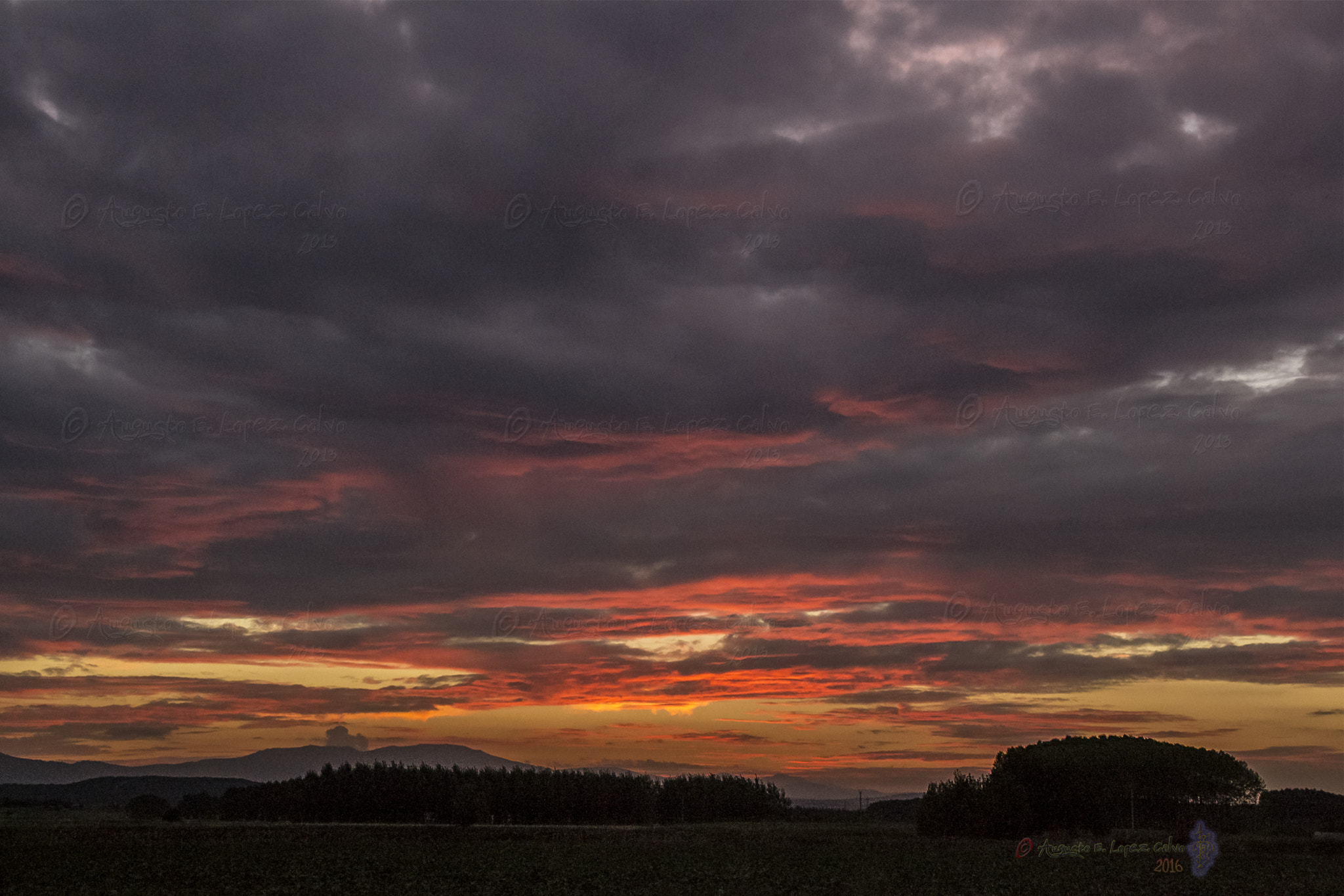 Sigma 28-300mm F3.5-6.3 DG Macro sample photo. Primer atardecer del otoño 2016 tras el teleno. photography