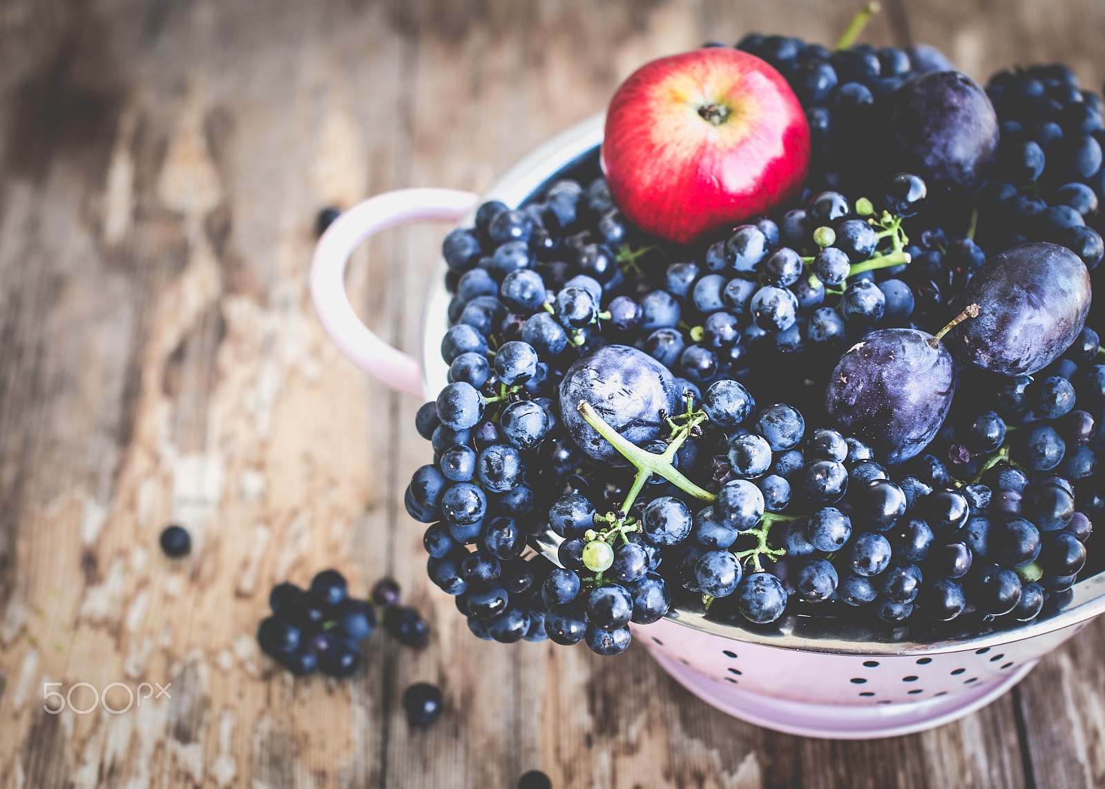 Sigma 50mm F1.4 EX DG HSM sample photo. Ripe grapes and plums photography