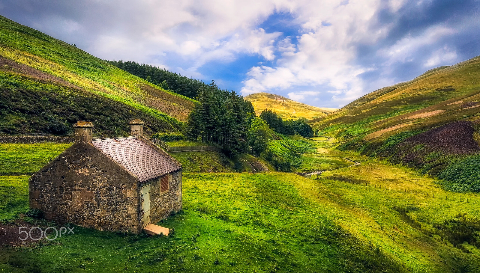 Samsung NX30 + Samsung NX 12-24mm F4-5.6 ED sample photo. View on scald law hill photography