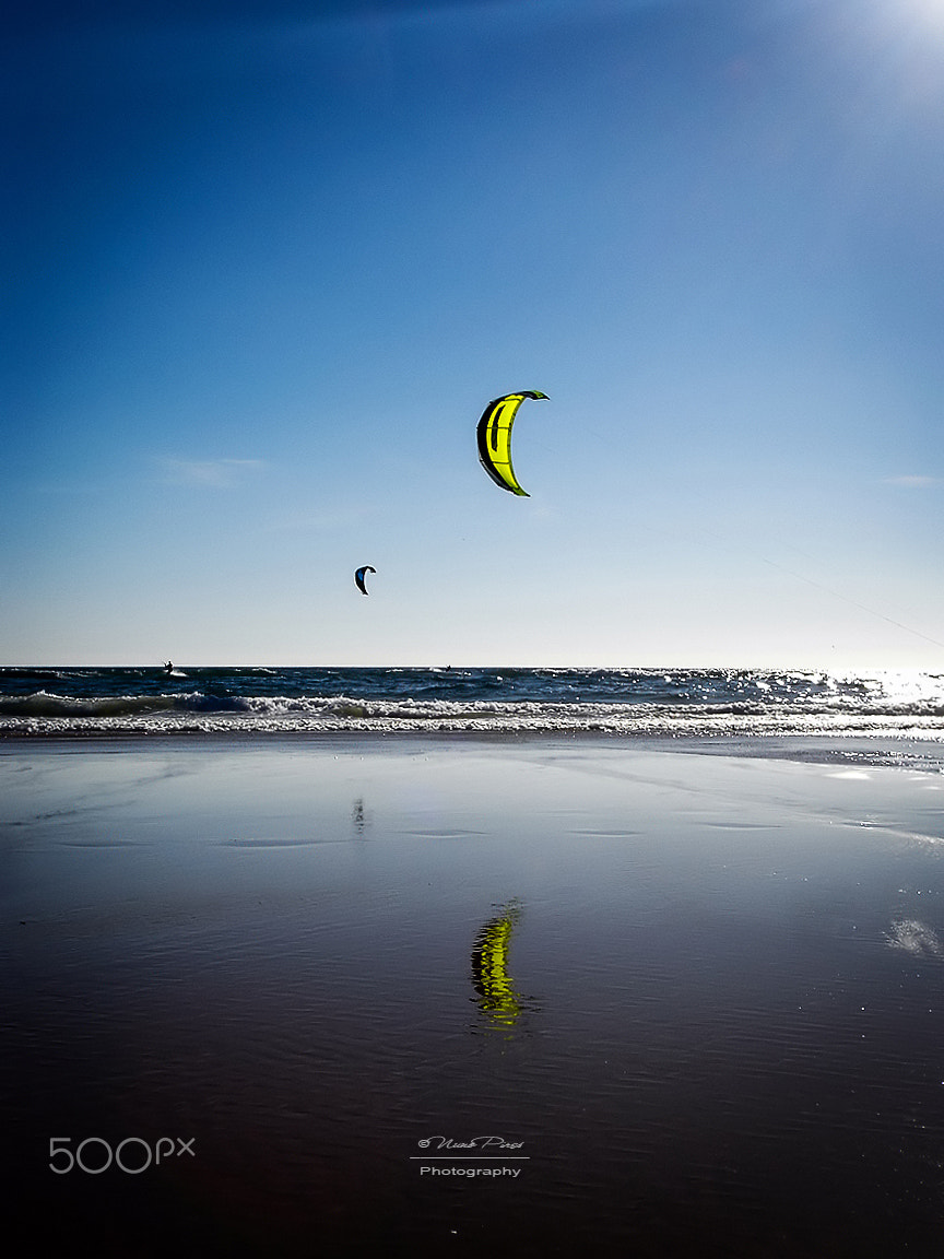 Sony DSC-P100 sample photo. Kitesurfing photography