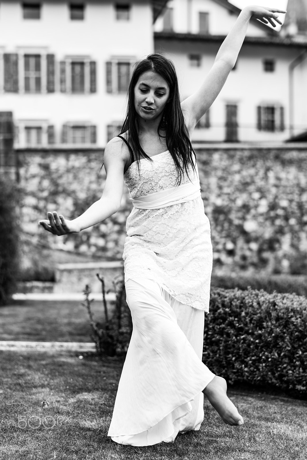 Nikon D800 + Nikon AF-S Nikkor 58mm F1.4G sample photo. Balletto in giardino photography