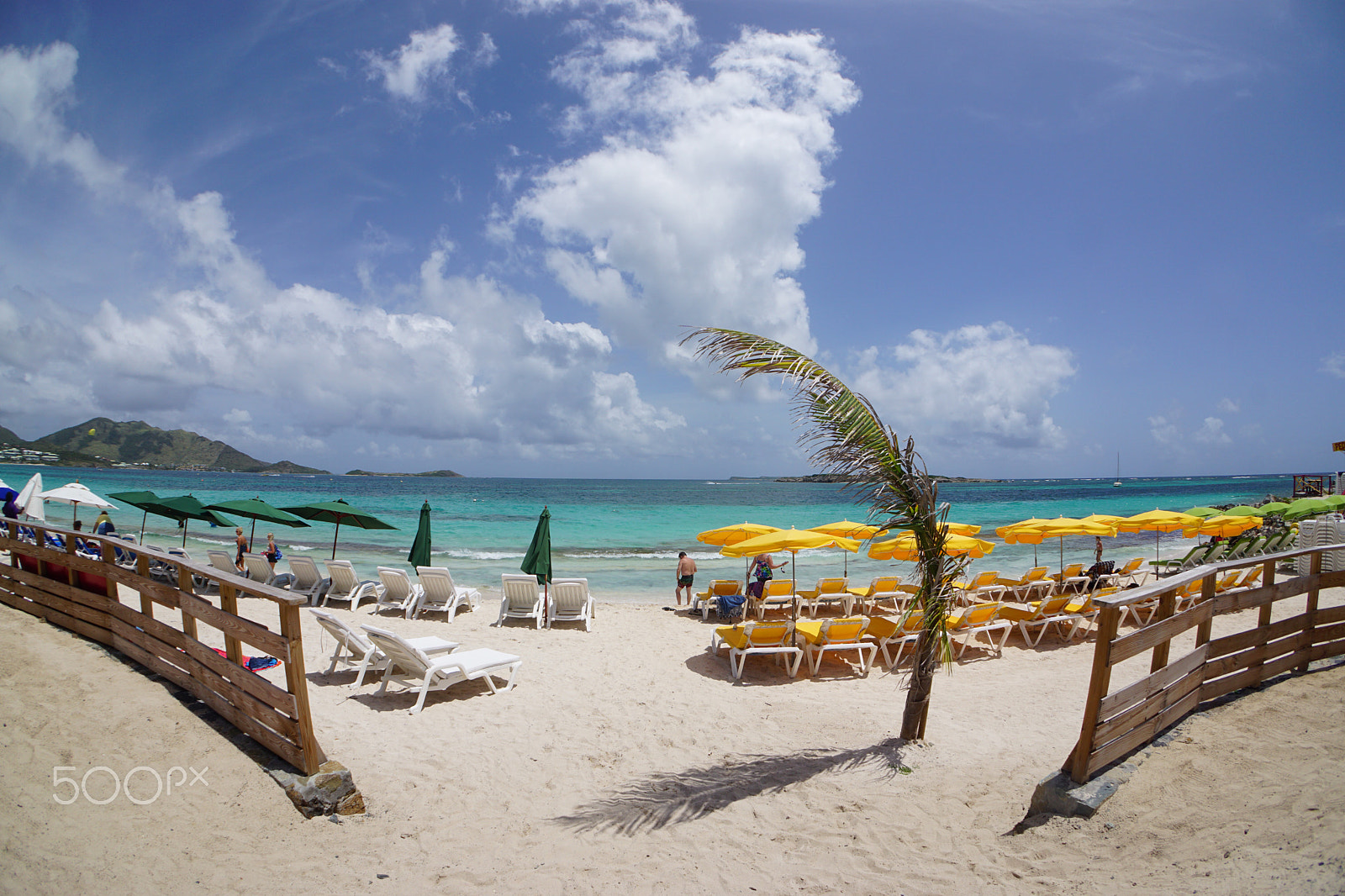 Sony E 16mm F2.8 sample photo. Beach in the caribbean photography