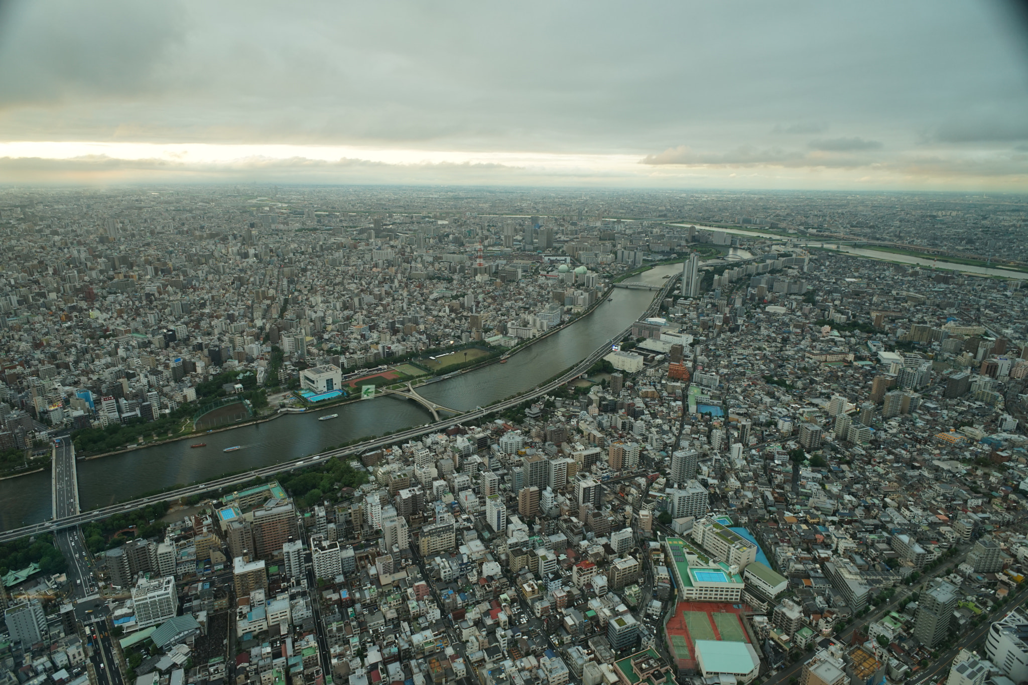 Sony a7 + Sony 20mm F2.8 sample photo. A portion of what you can see at the observation deck of tokyo skytree photography