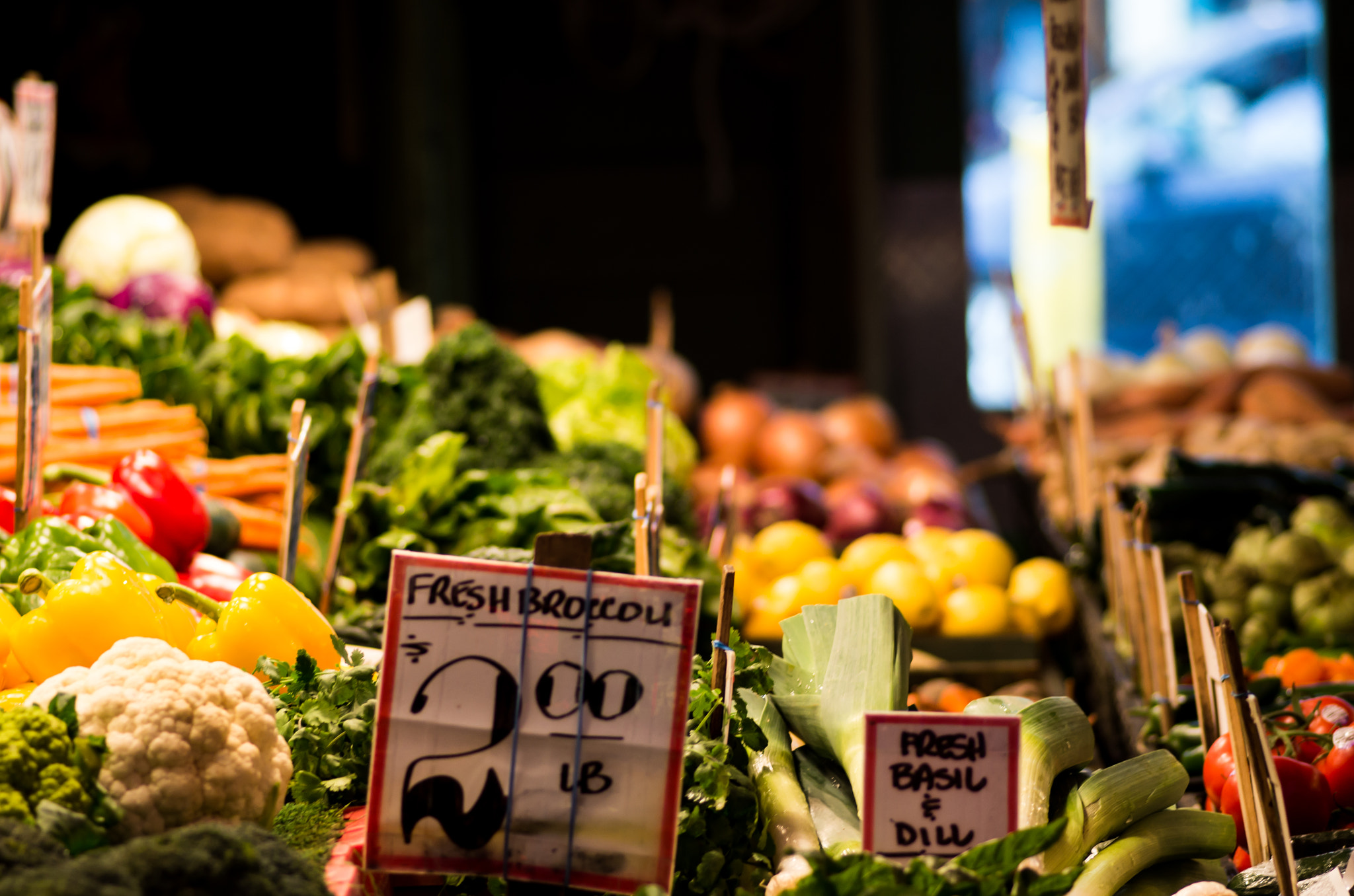 Pentax smc D-FA 100mm F2.8 Macro WR sample photo. Fresh broccoli.jpg photography