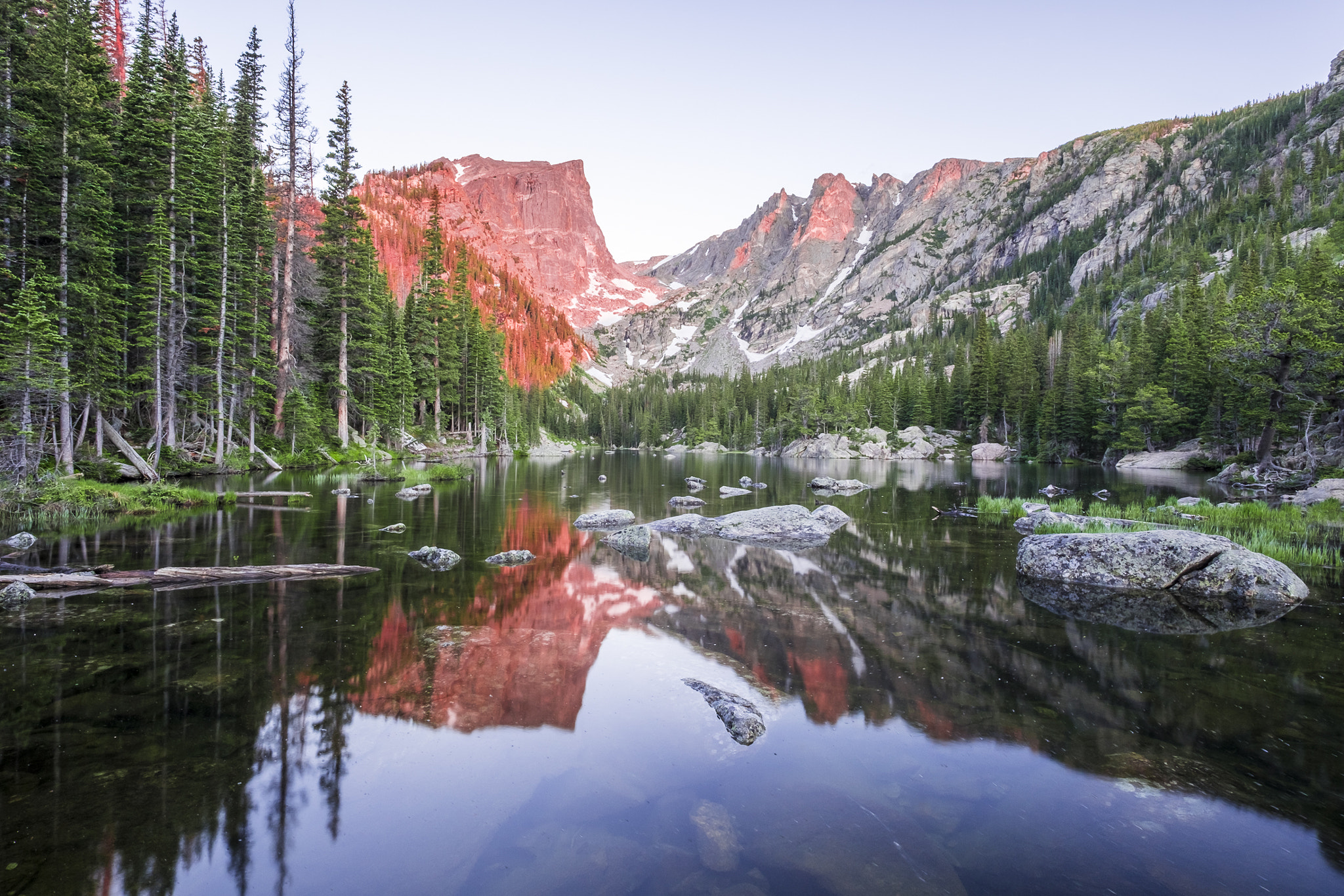 Fujifilm X-T10 + ZEISS Touit 12mm F2.8 sample photo. Rocky mountain np // dream lake alpenglow photography