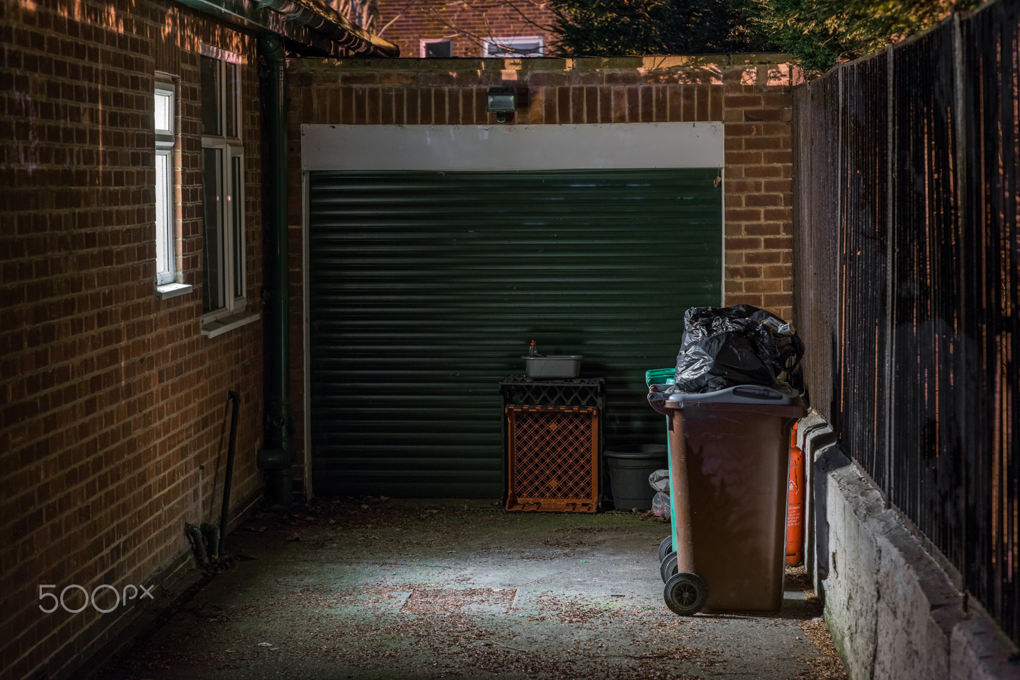 ZEISS Planar T* 85mm F1.4 sample photo. Night walking: a journey home photography