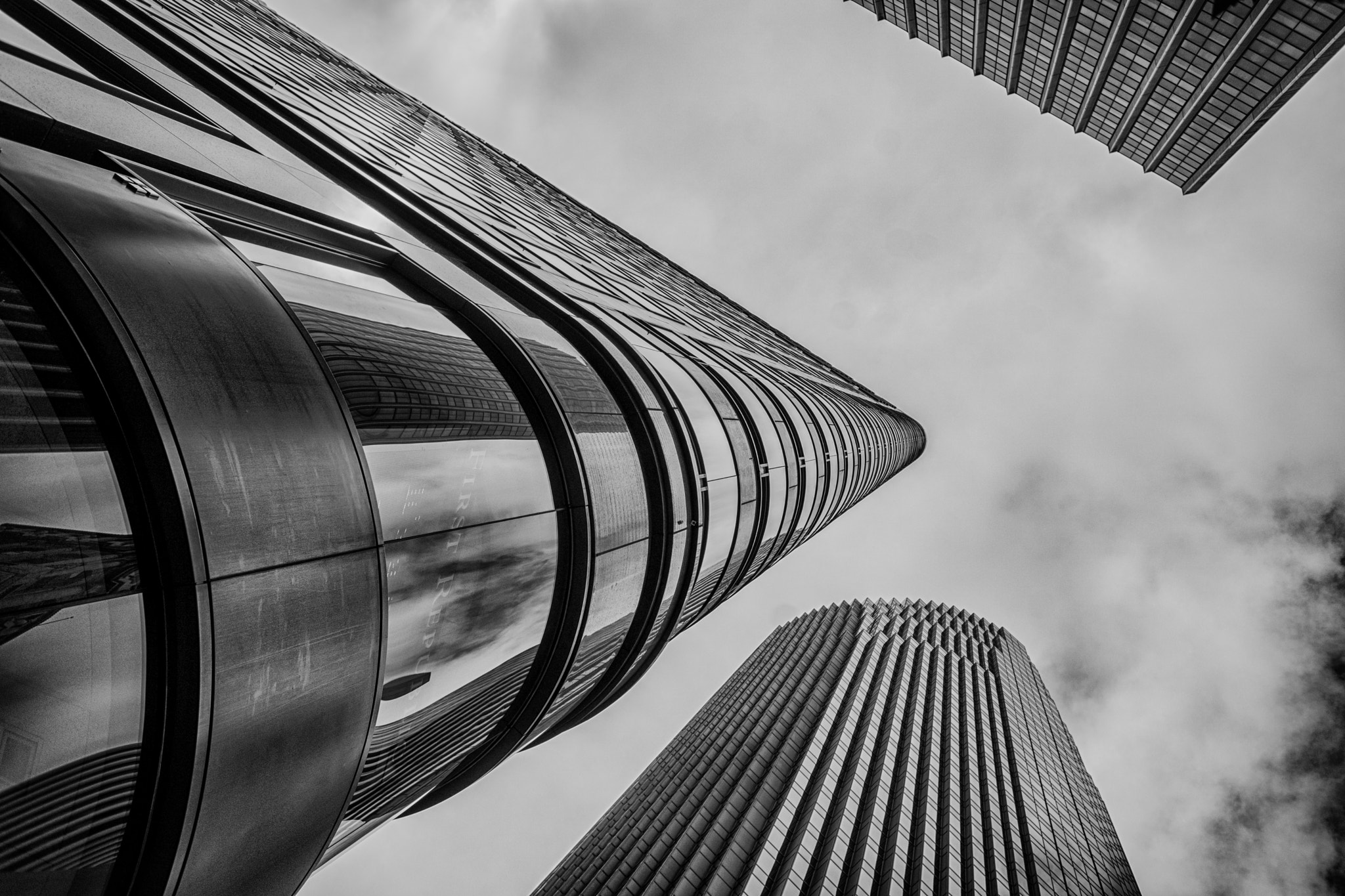 Sony a99 II + Sony 28mm F2.8 sample photo. Lost perspective photography