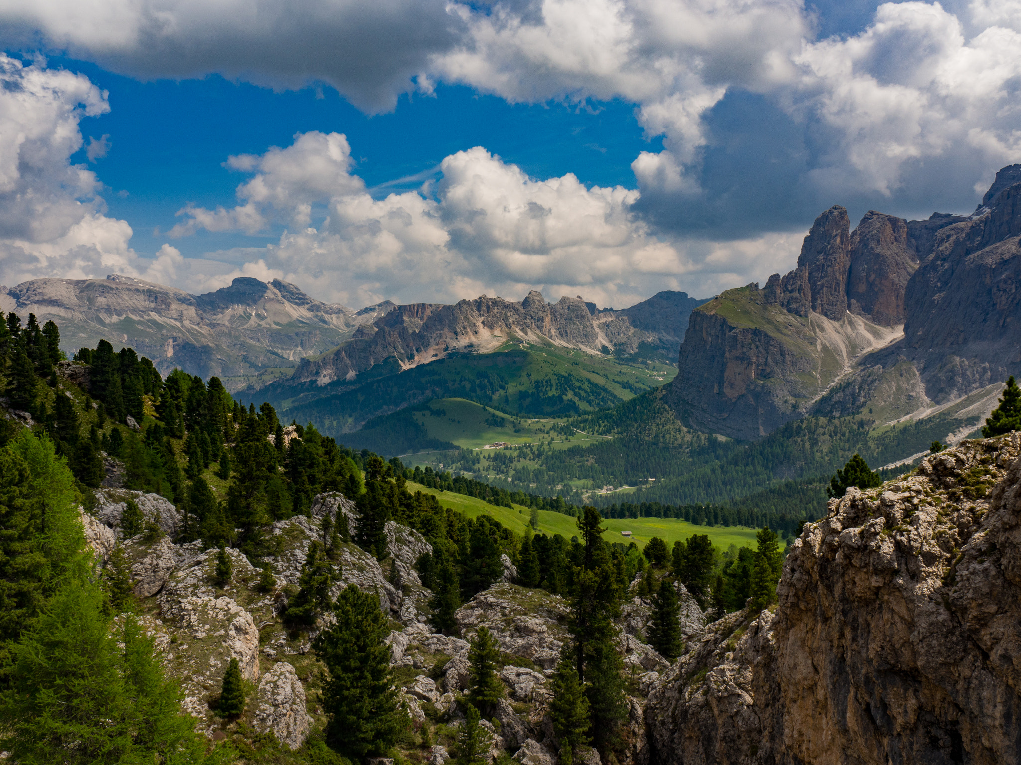 OLYMPUS M.14-150mm F4.0-5.6 II sample photo. Early summer bliss in the dolomites photography