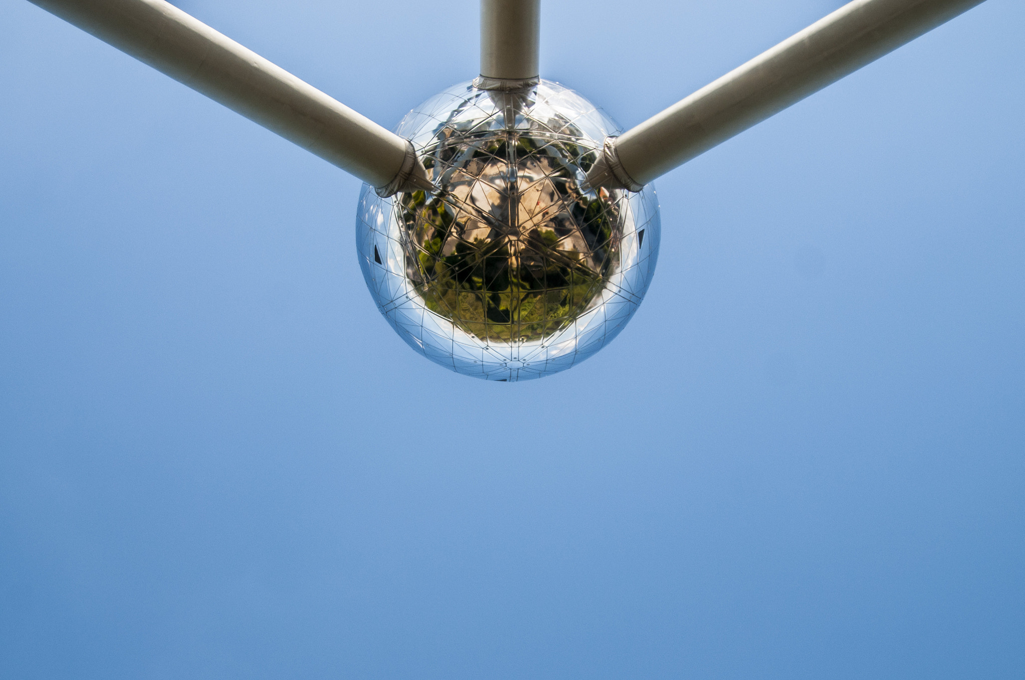 Nikon D300 sample photo. Atomium photography