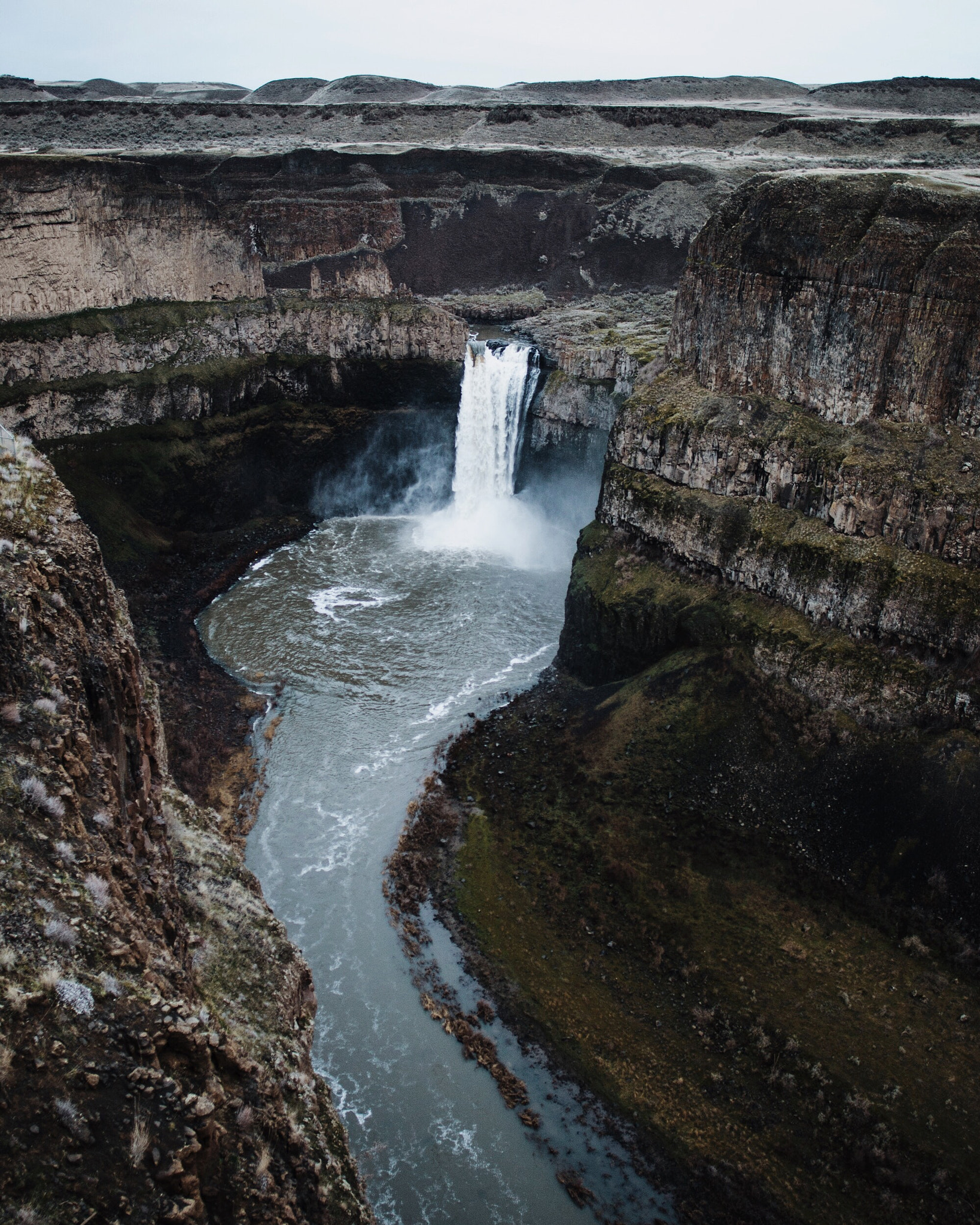 Nikon D4 + Nikon AF-S Nikkor 20mm F1.8G ED sample photo. Palouse falls. washington. photography