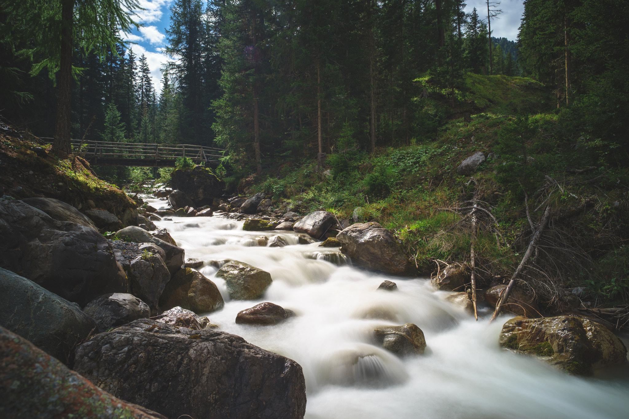 E 21mm F2.8 sample photo. White water photography