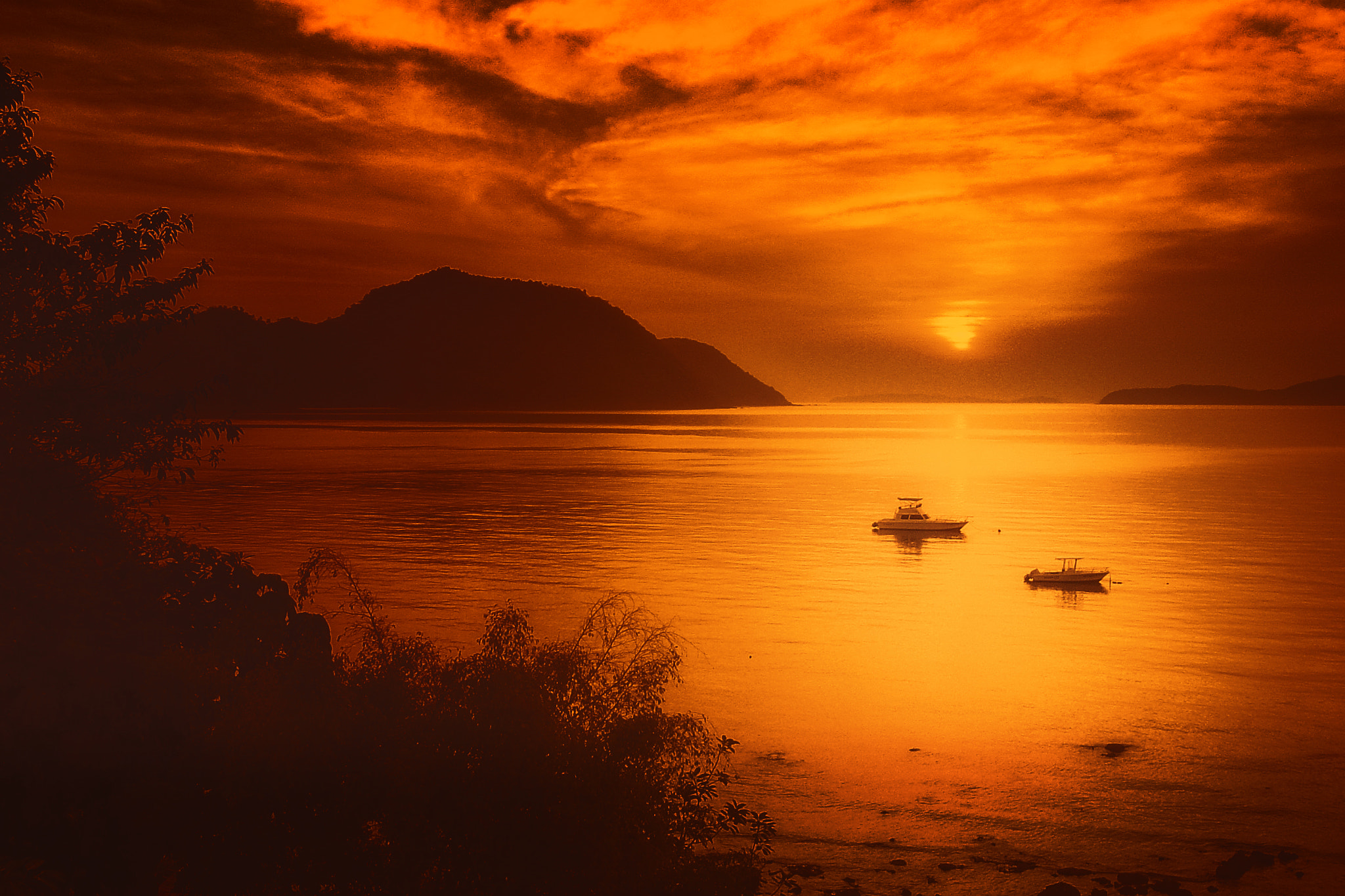 Sony DSC-P10 sample photo. Sunrise phuket photography