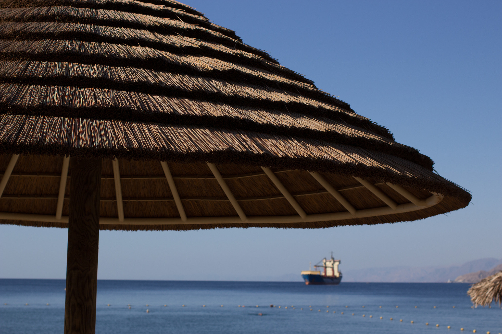 Canon EOS 700D (EOS Rebel T5i / EOS Kiss X7i) + Canon EF 40mm F2.8 STM sample photo. Morning @ eilat beach photography