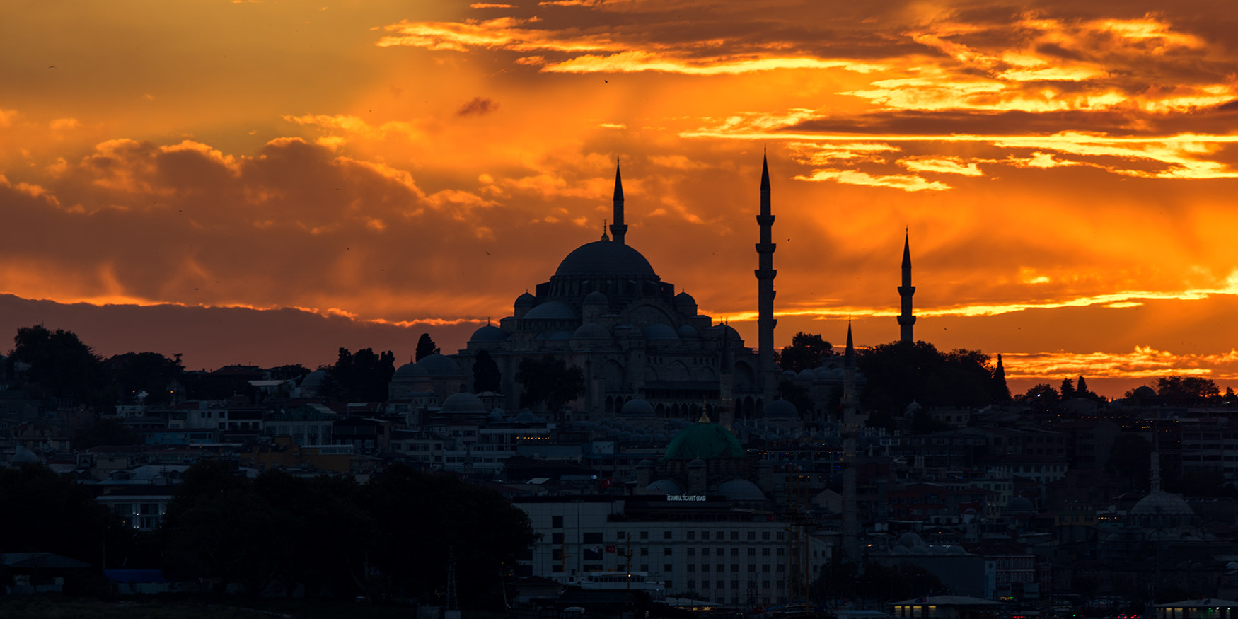 Sony 70-400mm F4-5.6 G SSM II sample photo. Gün batımında süleymaniye photography