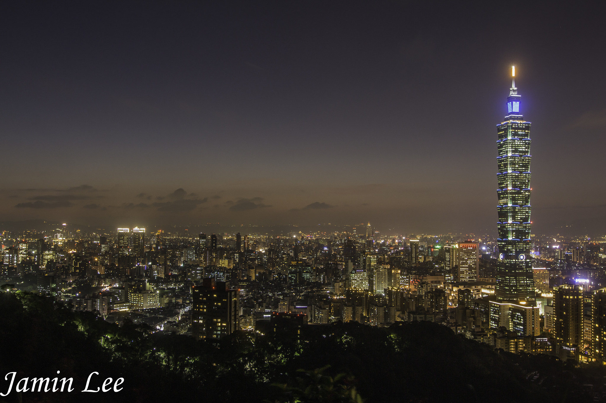 Canon EOS M + Tokina AT-X Pro 12-24mm F4 (IF) DX sample photo. Taipei 101 photography